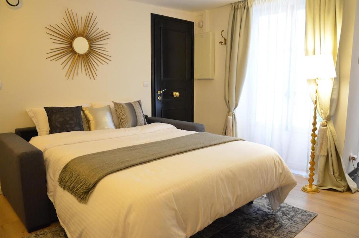 Luxury In The Golden Triangle - Paris