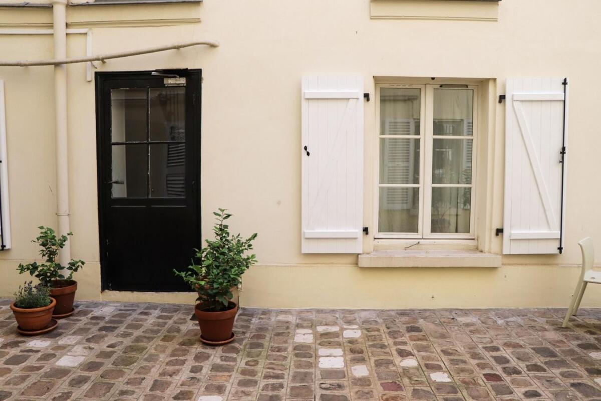 Luxury In The Golden Triangle - * Paris