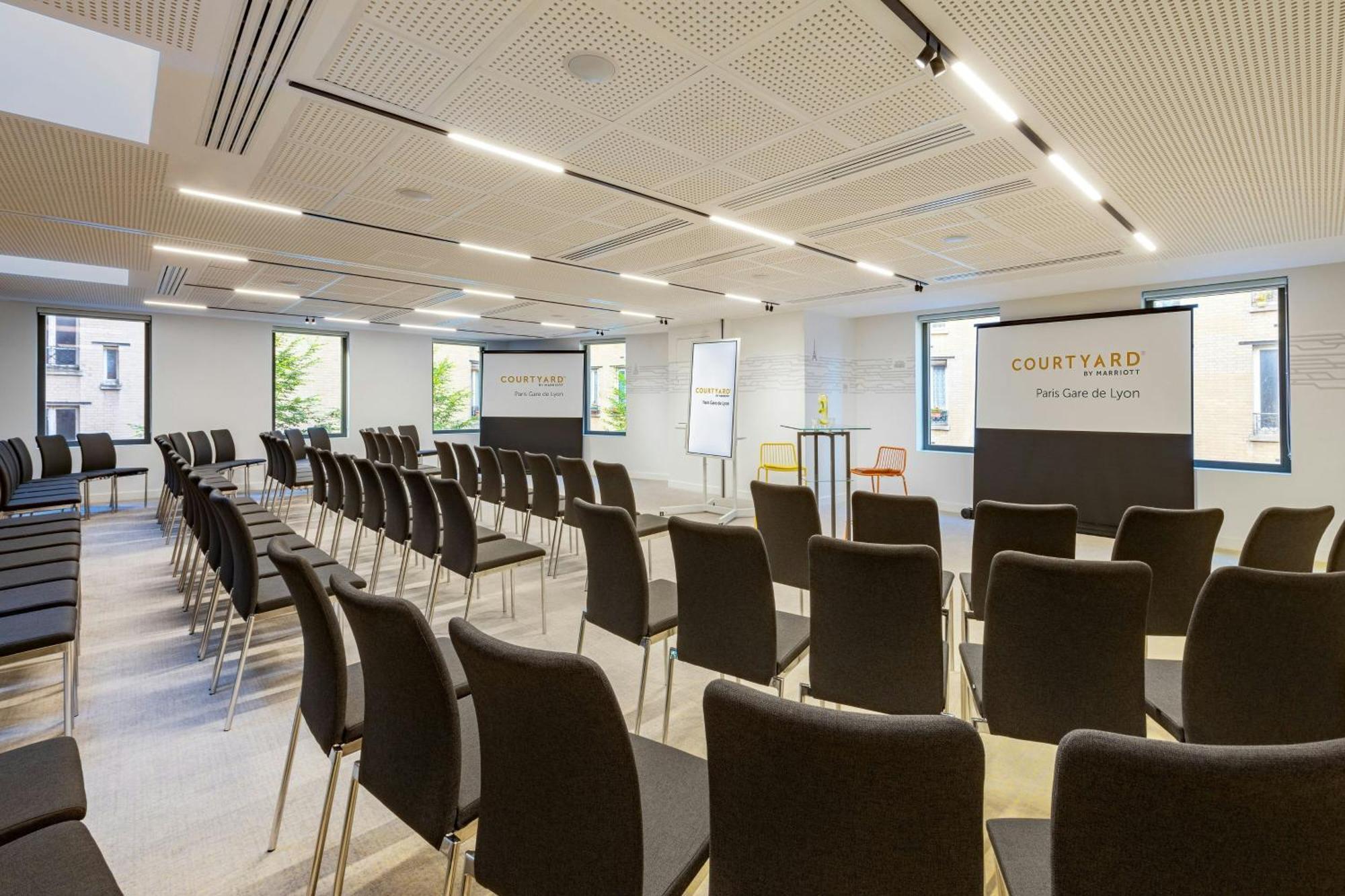 Courtyard By Marriott Gare De Lyon 4*
