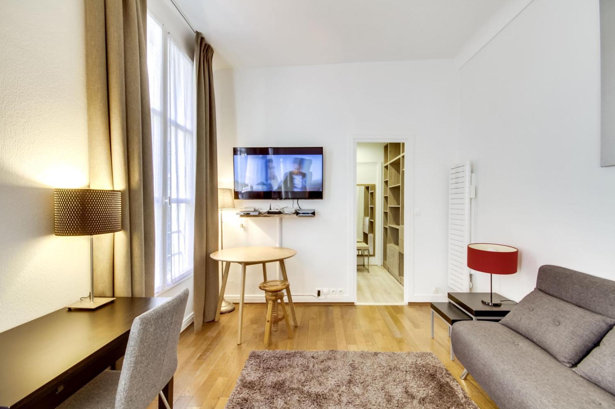 For Work In Center * Paris