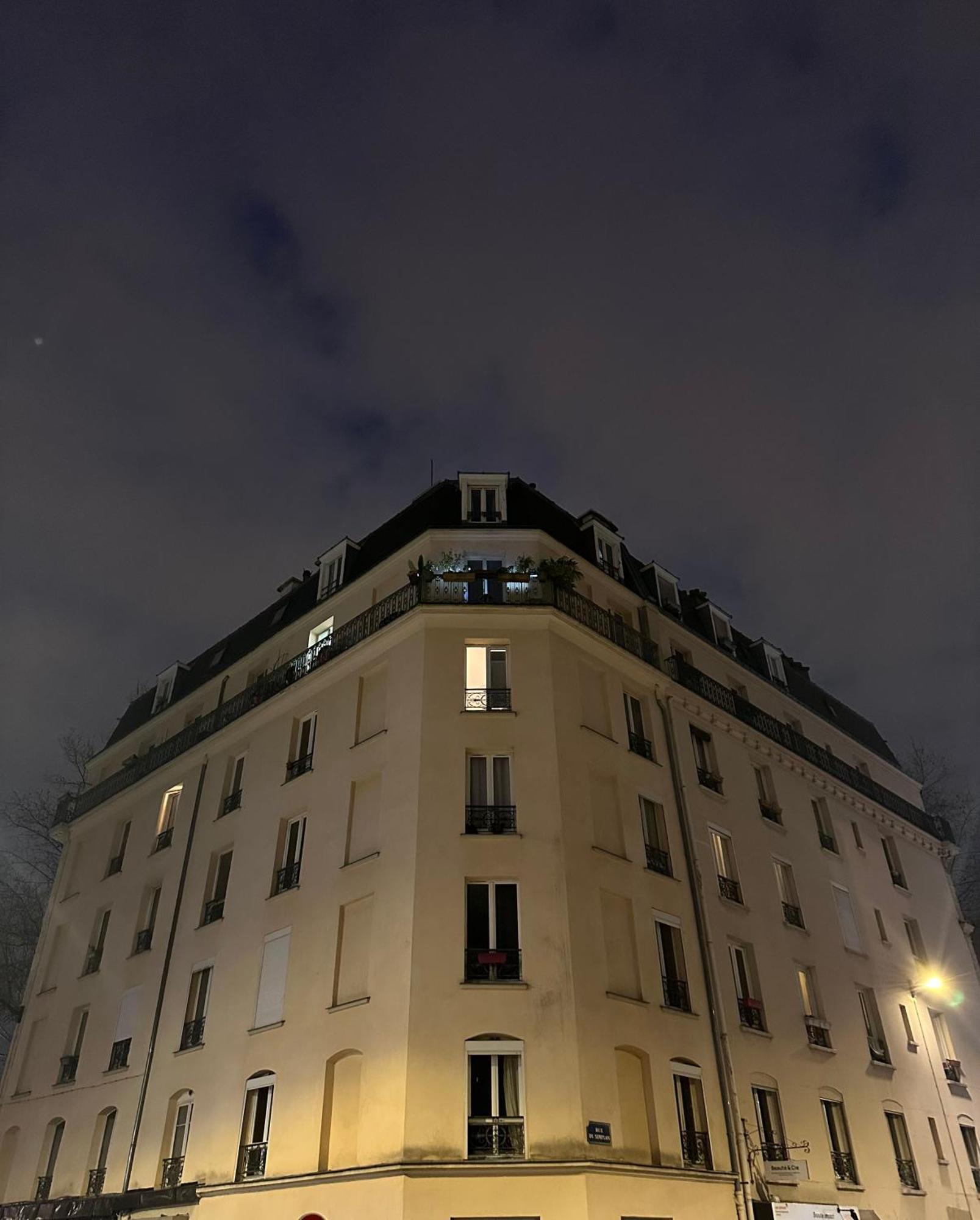 Vue Montmartre & Balcon Apartment Paris