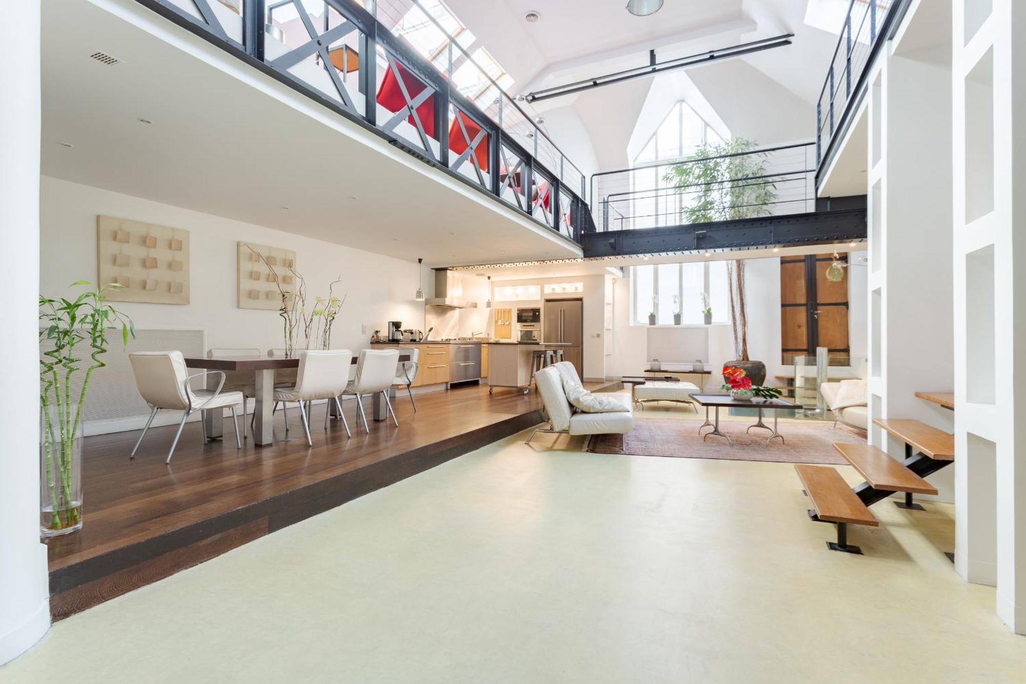Luxury Two-story Designer Loft In Epicenter - Bright And Spacious Apartment Paris