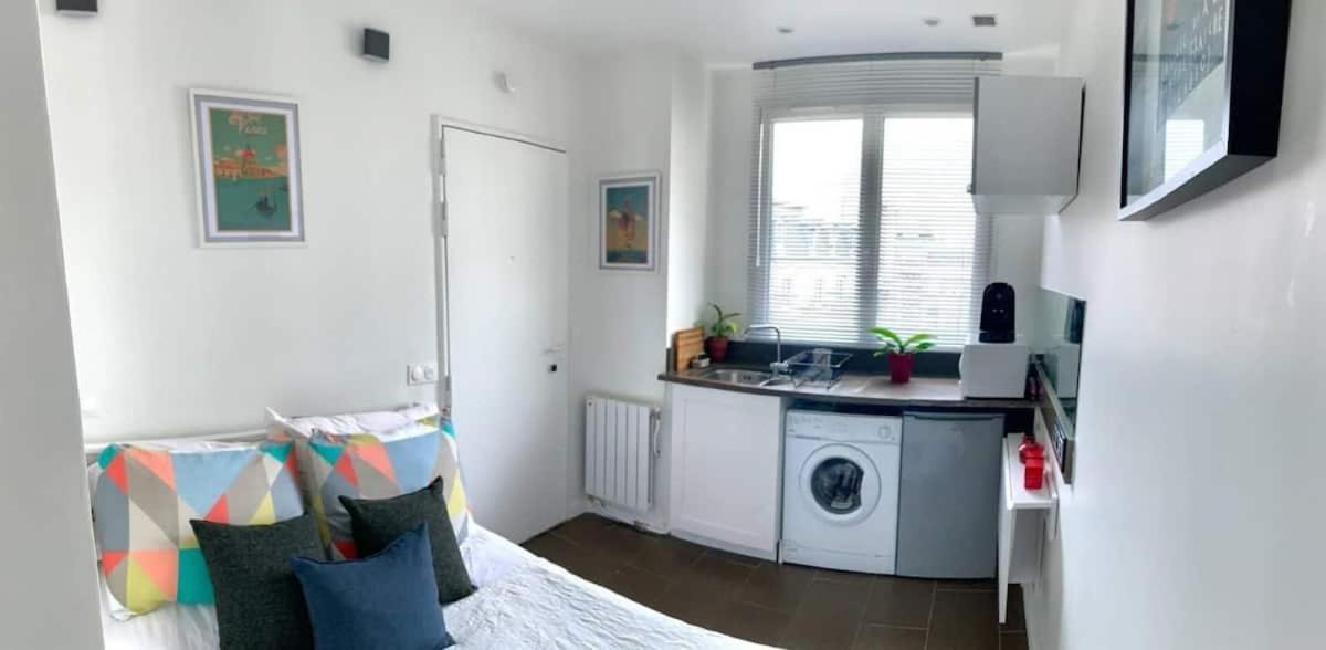 Private 15m2 A Porte Maillot Apartment *