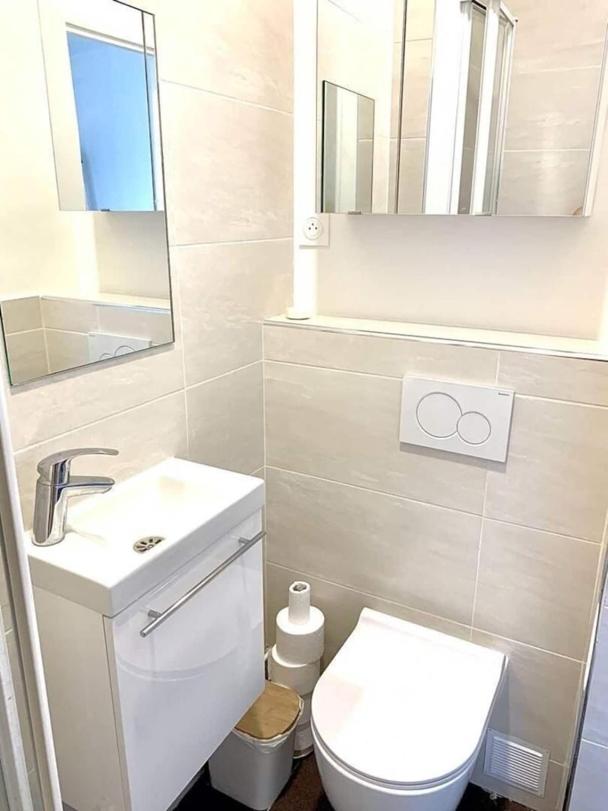 Private 15m2 A Porte Maillot Apartment