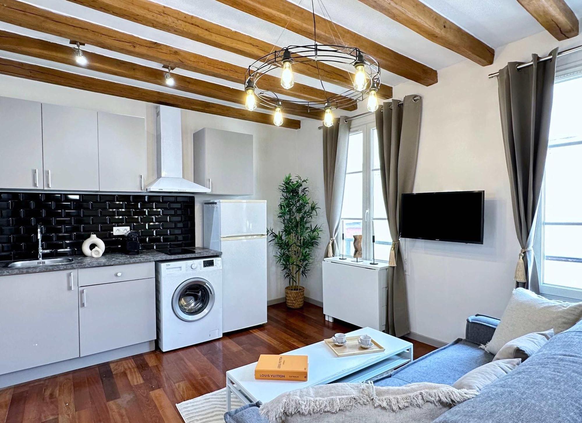 Eiffel Tower Gem Stylish & Unique Apartamento
