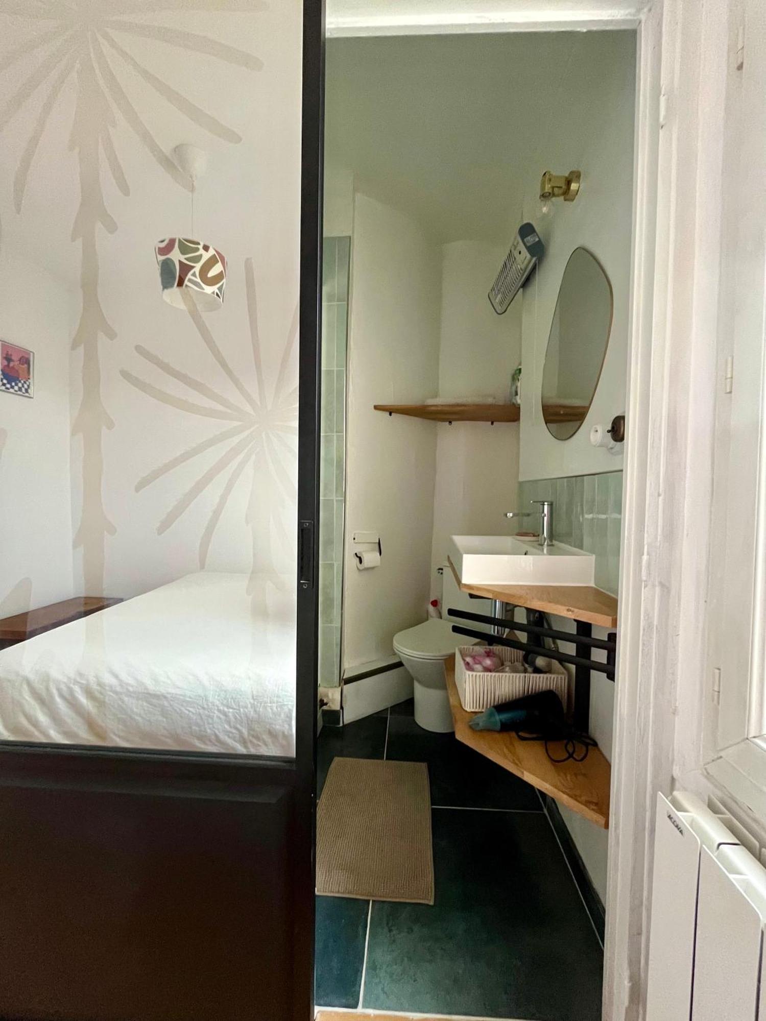 12 * Paris