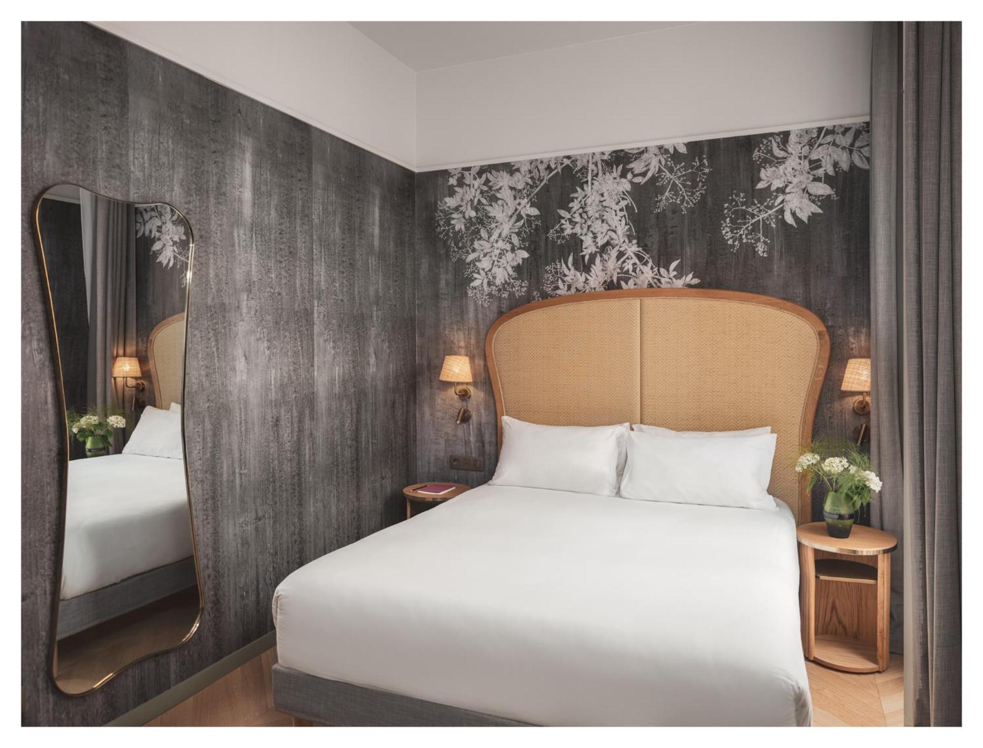 Miss Fuller Hotel Paris