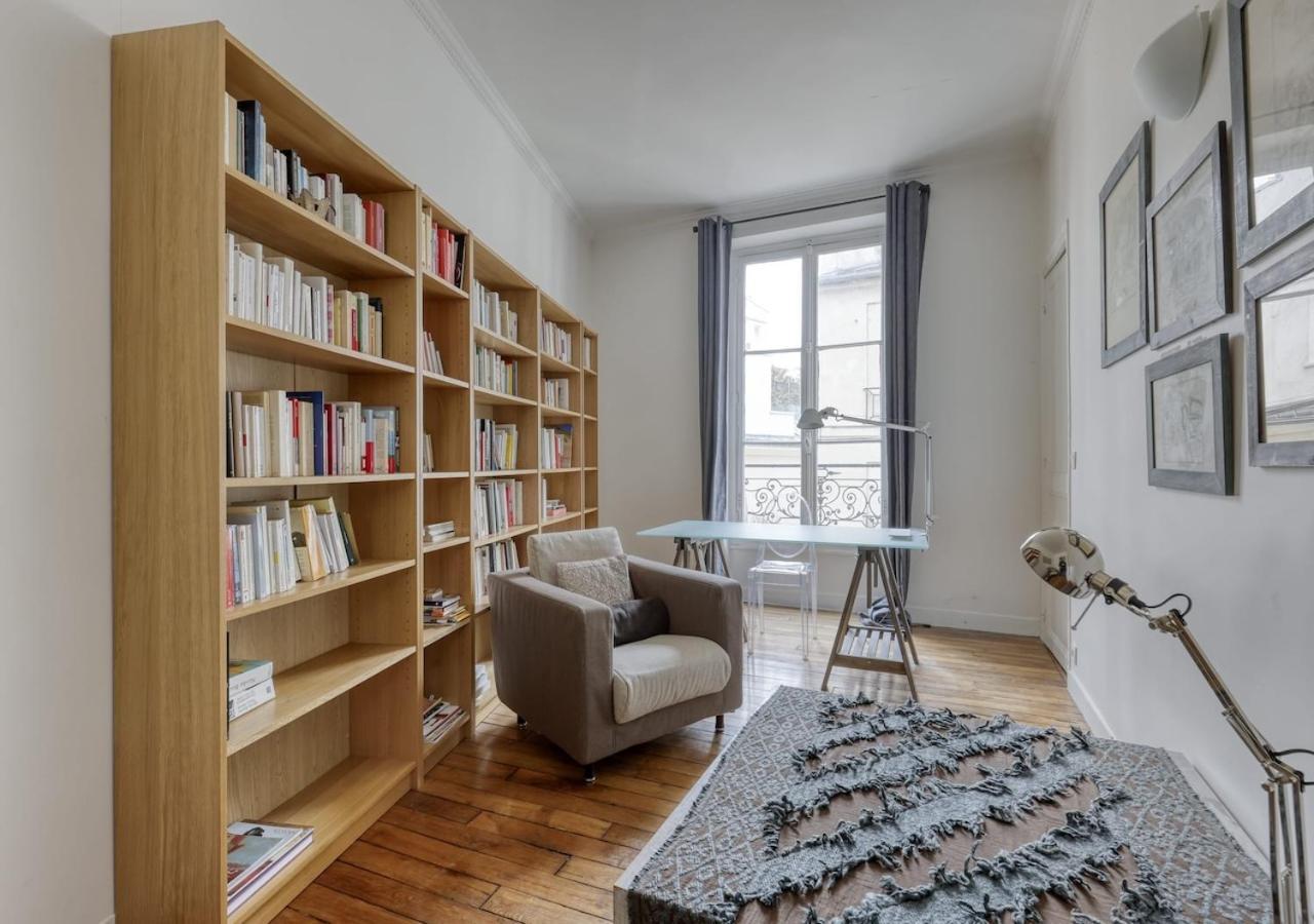 Apartment Spacious Typical Parisian Flat - Le Marais Paris