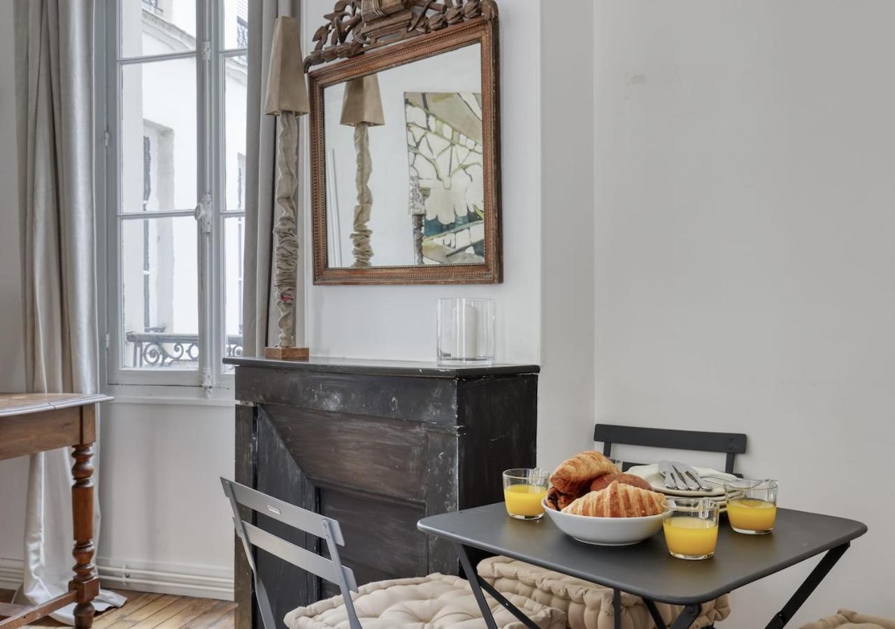 Apartment Spacious Typical Parisian Flat - Le Marais Paris