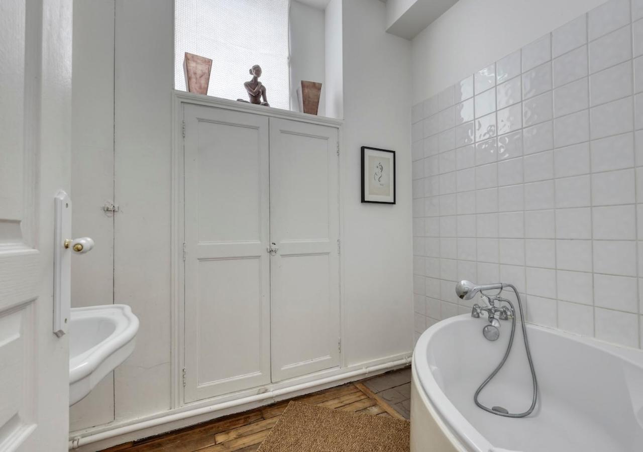 Apartment Spacious Typical Parisian Flat - Le Marais