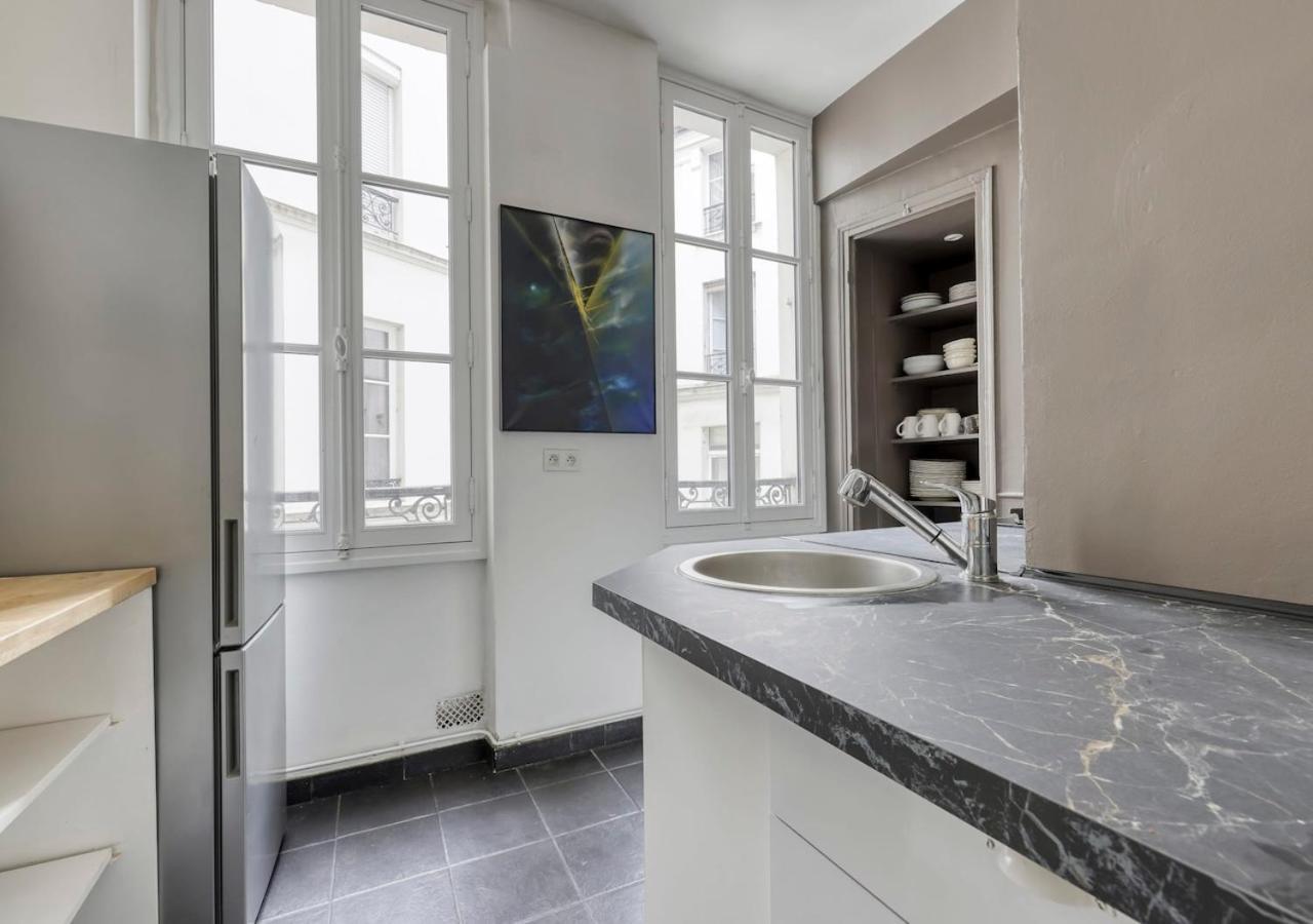 Spacious Typical Parisian Flat - Le Marais Apartment *