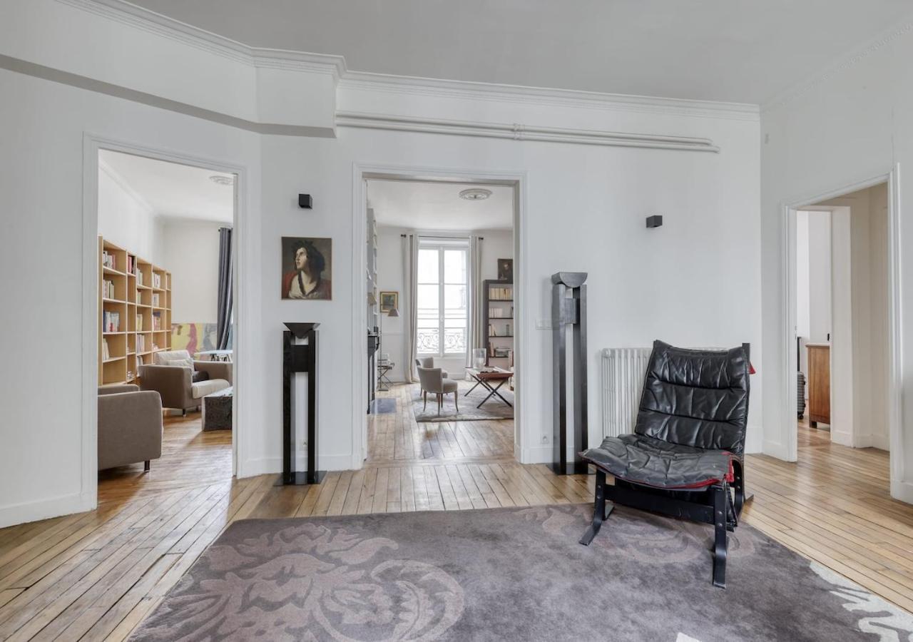 Spacious Typical Parisian Flat - Le Marais Apartment Paris