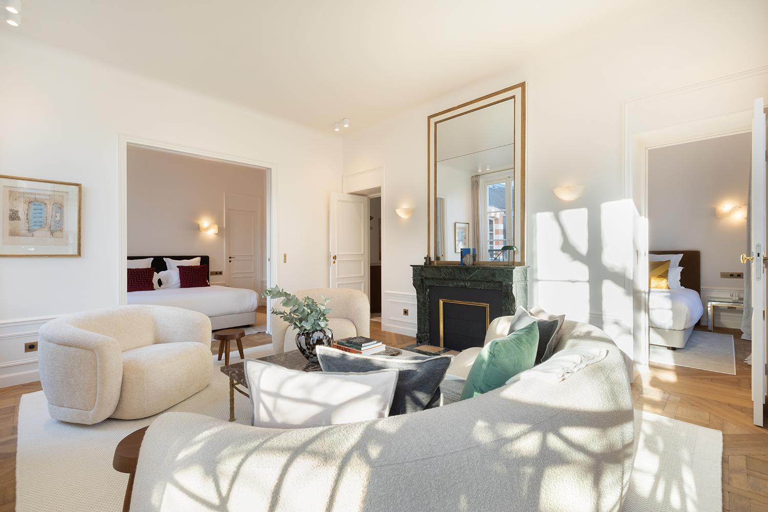 Pick A Flat's In Saint-germain - Place Furstemberg Paris