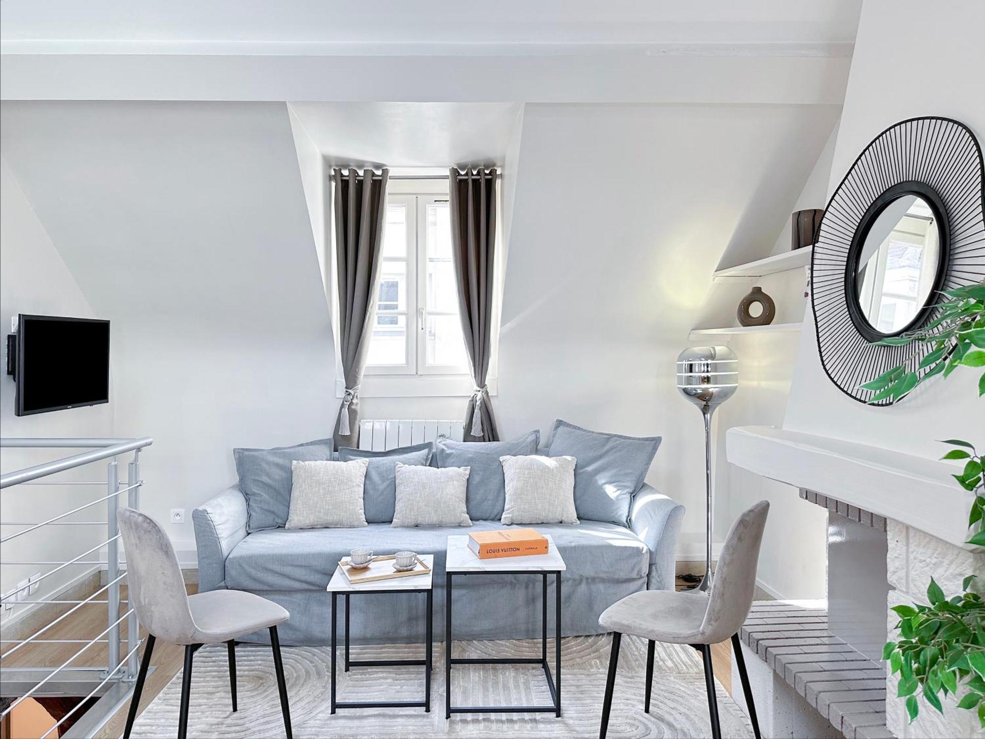 Unique & Beautiful Duplex In Saint-germain *