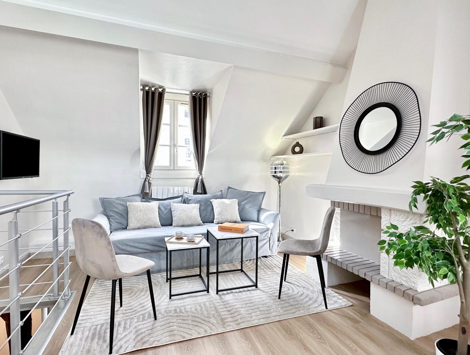 Unique & Beautiful Duplex In Saint-germain Apartment