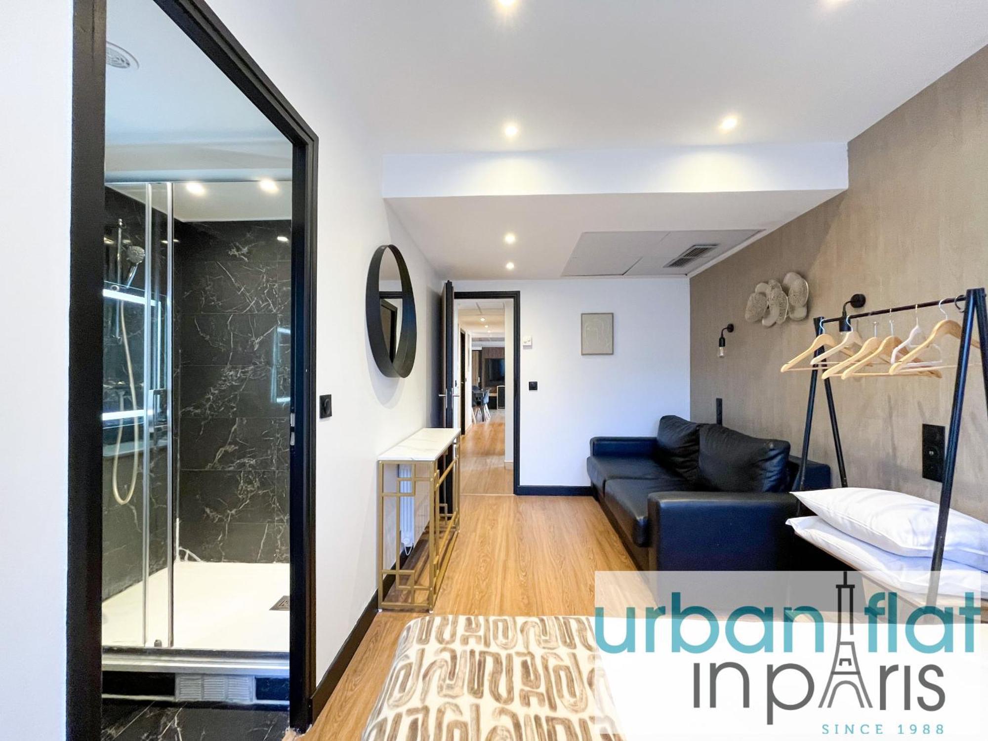 Apartment Urban Flat 128 - Art Rock 4bdr Flat Near Champs-elysees Paris