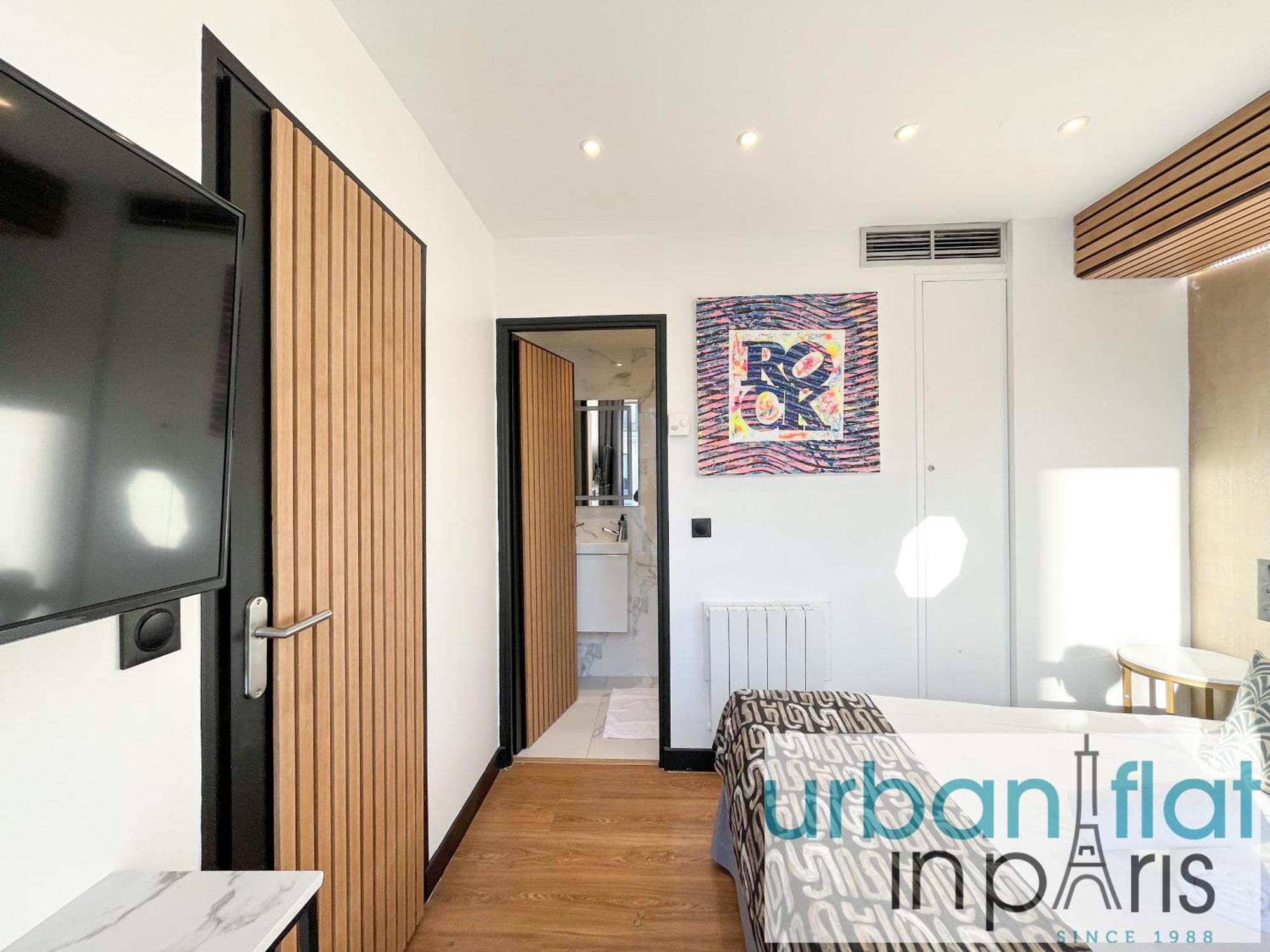 Apartment Urban Flat 128 - Art Rock 4bdr Flat Near Champs-elysees Paris