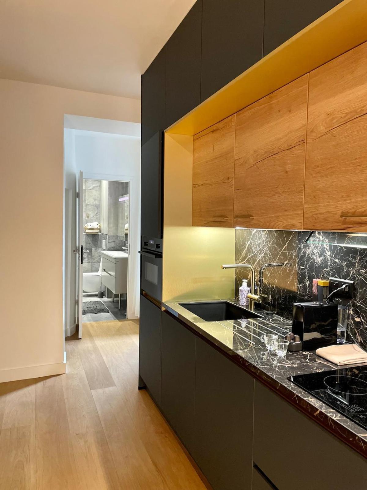 Apartment Saint-germain Prestige - Luxury Parisian Hideaway *