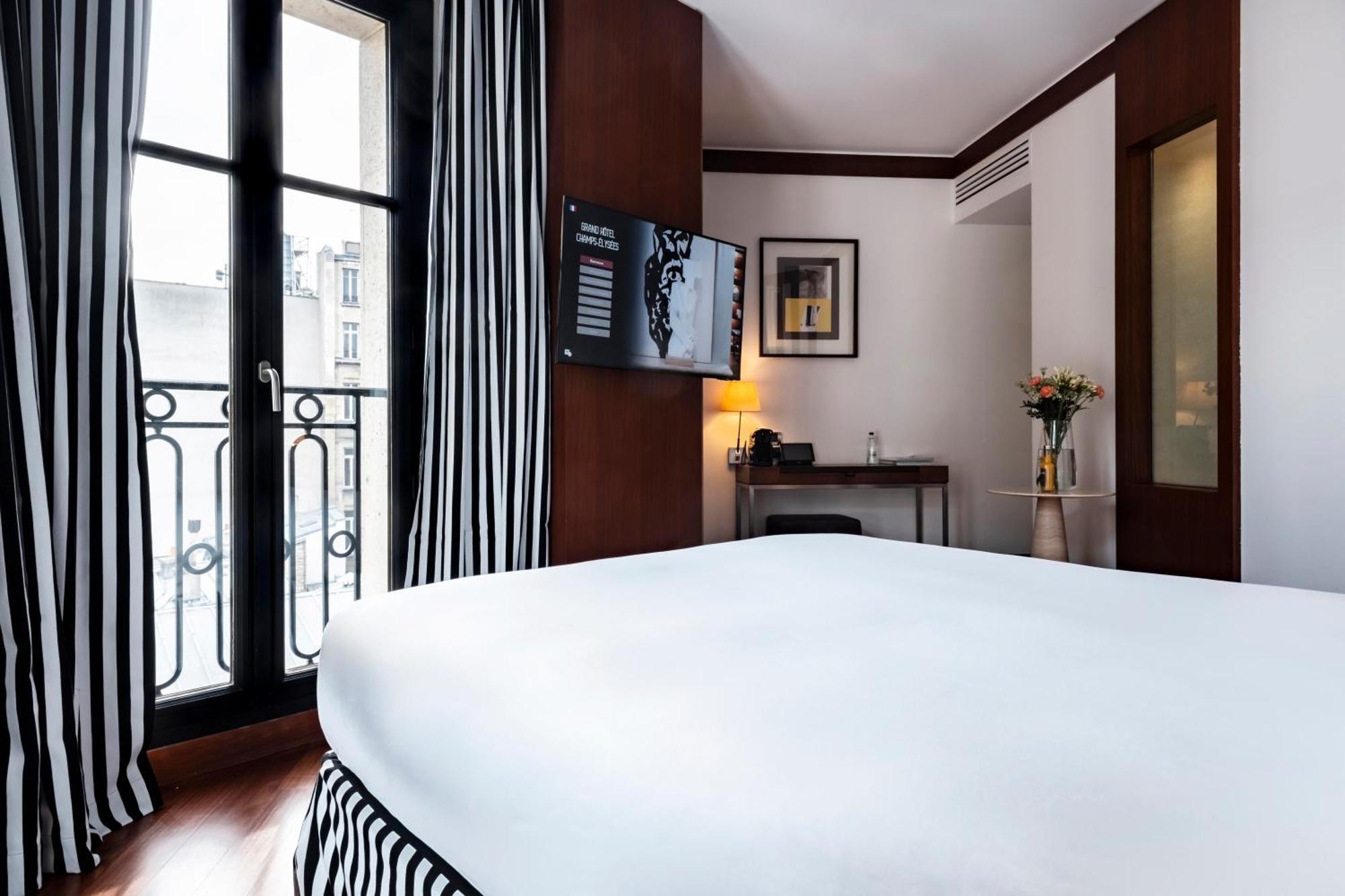 Radisson Blu Champs-elysées, Hotel 5*