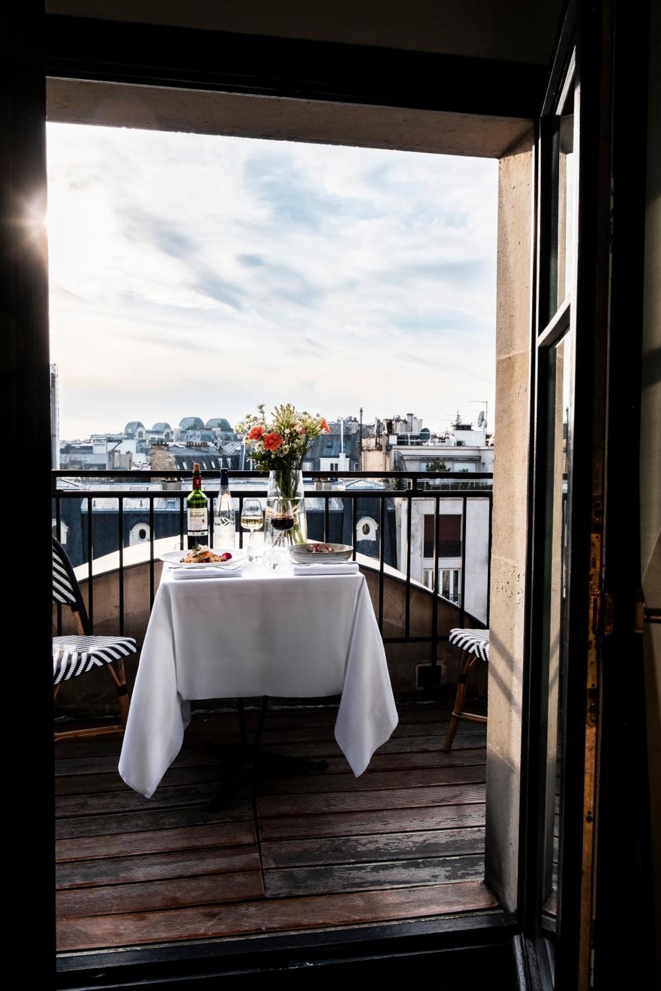 Hotel Radisson Blu Champs-elysées, 5*