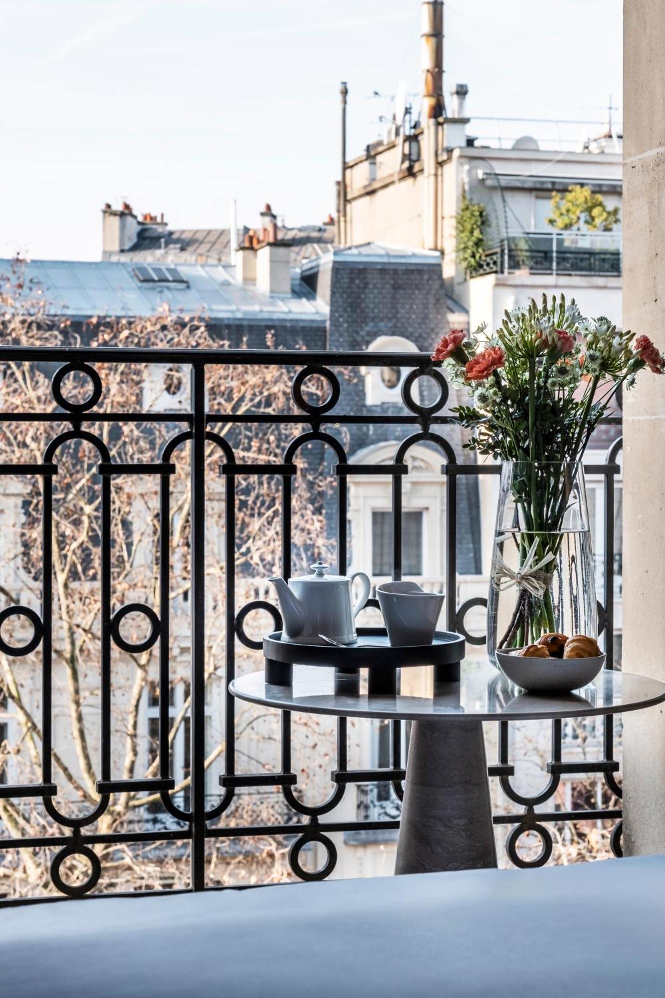 Hotel Radisson Blu Champs-elysées, 5*