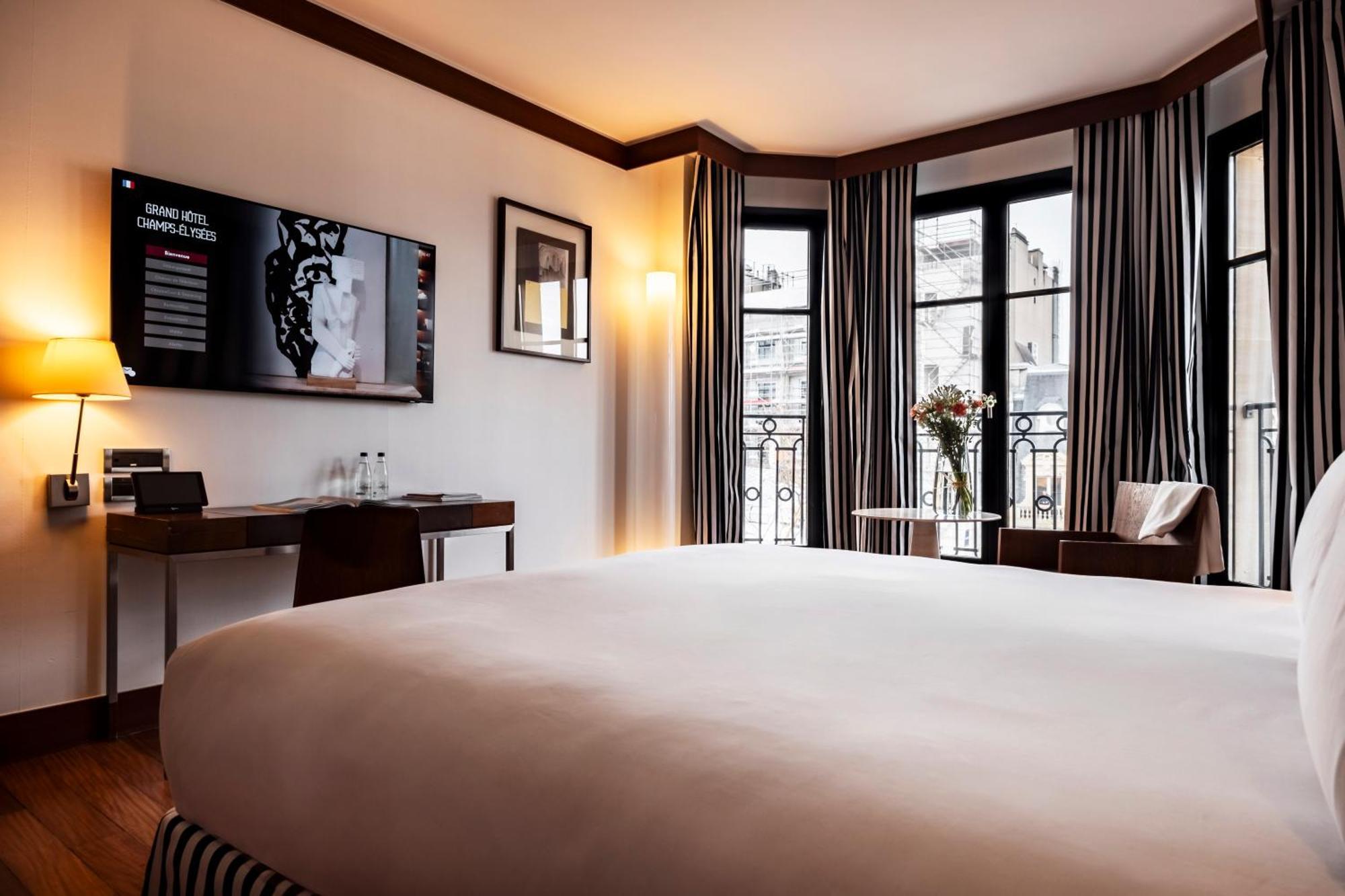 Radisson Blu Champs-elysées, Hotel 5*