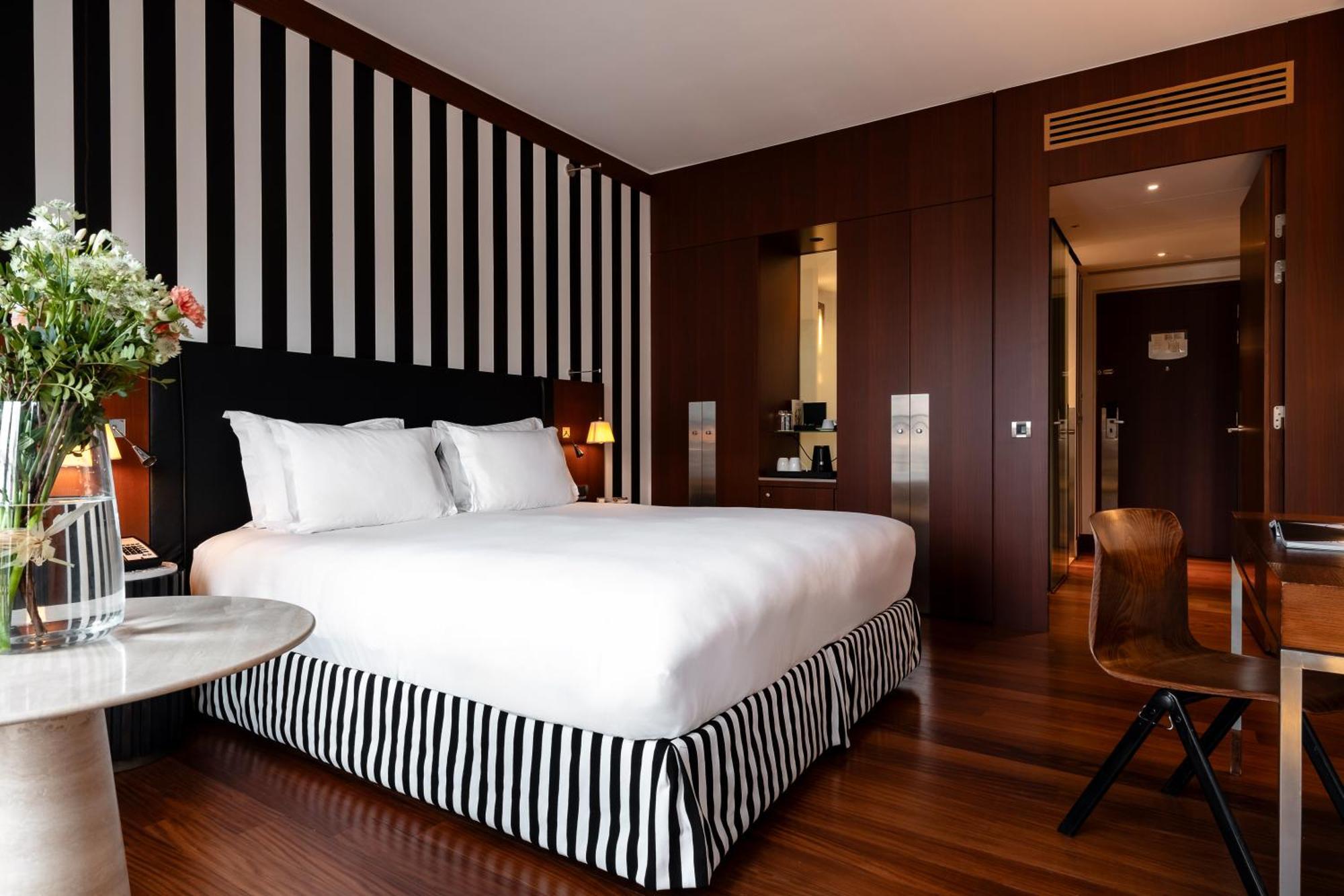 Hotel Radisson Blu Champs-elysées,