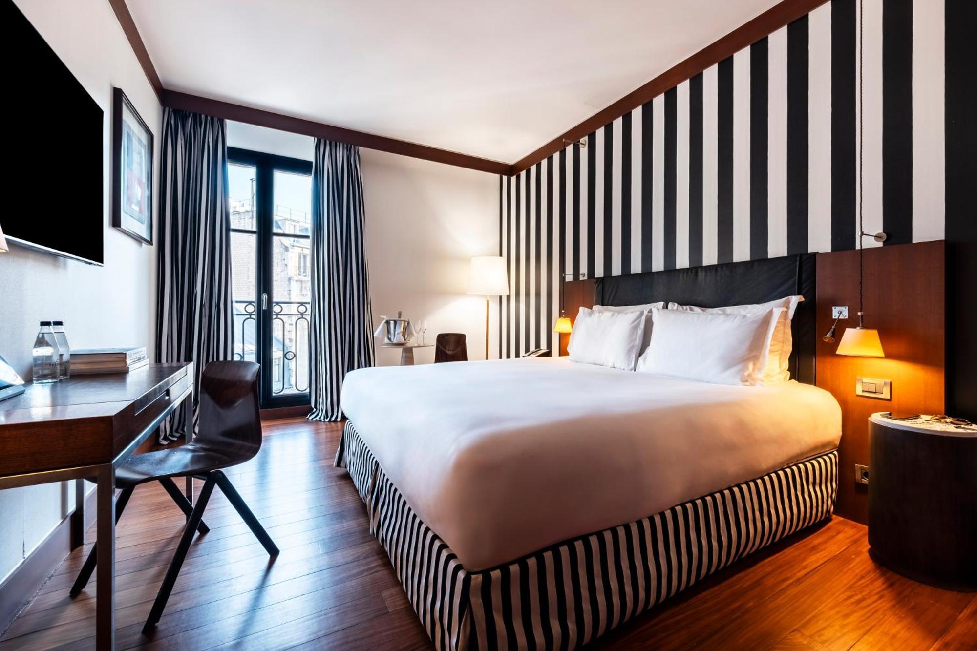 Radisson Blu Champs-elysées, Hotel 5*