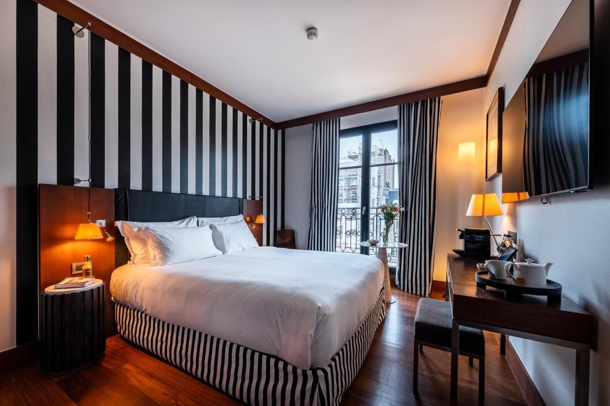 Hotel Radisson Blu Champs-elysées,