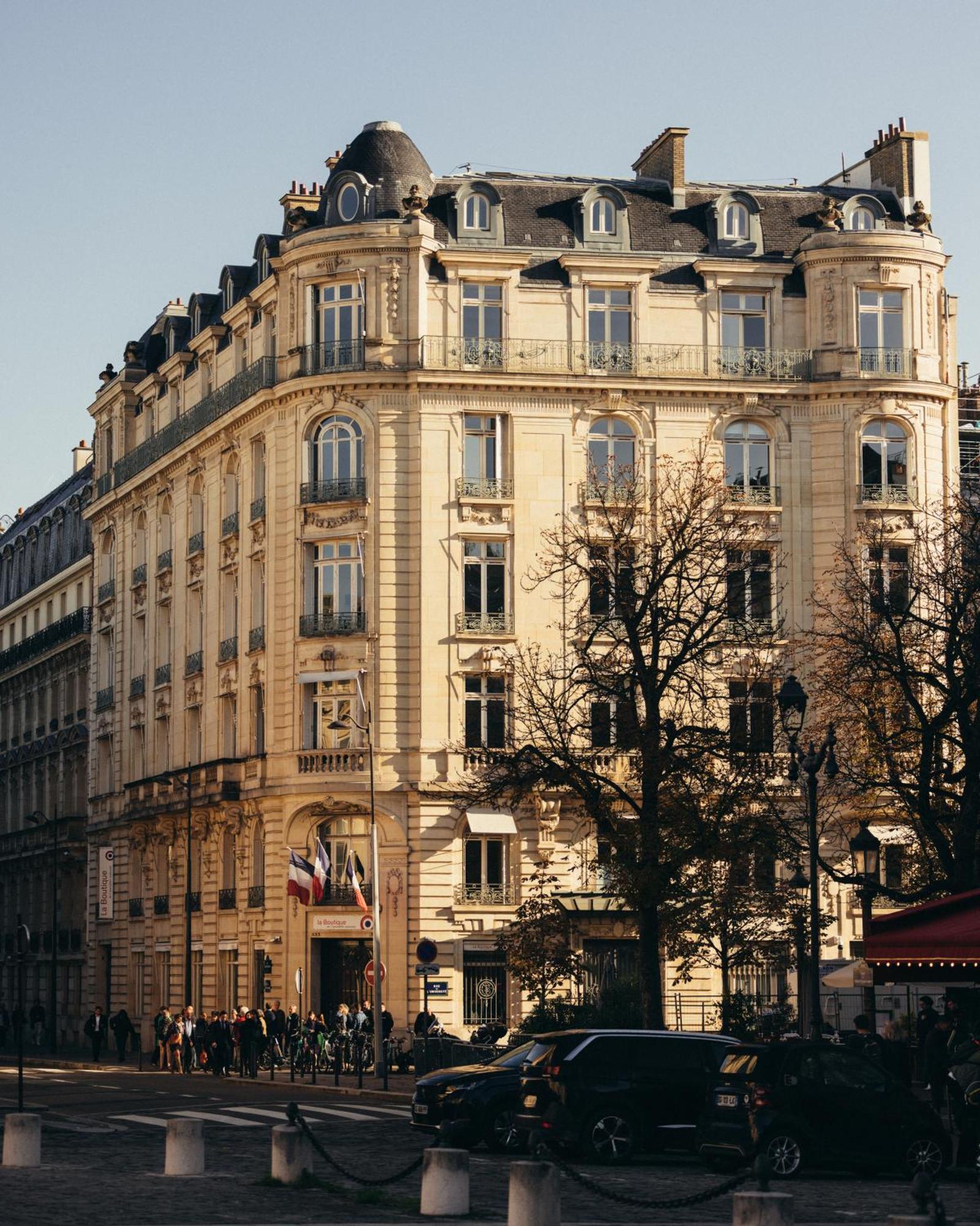 Bourgogne & Montana Hotel