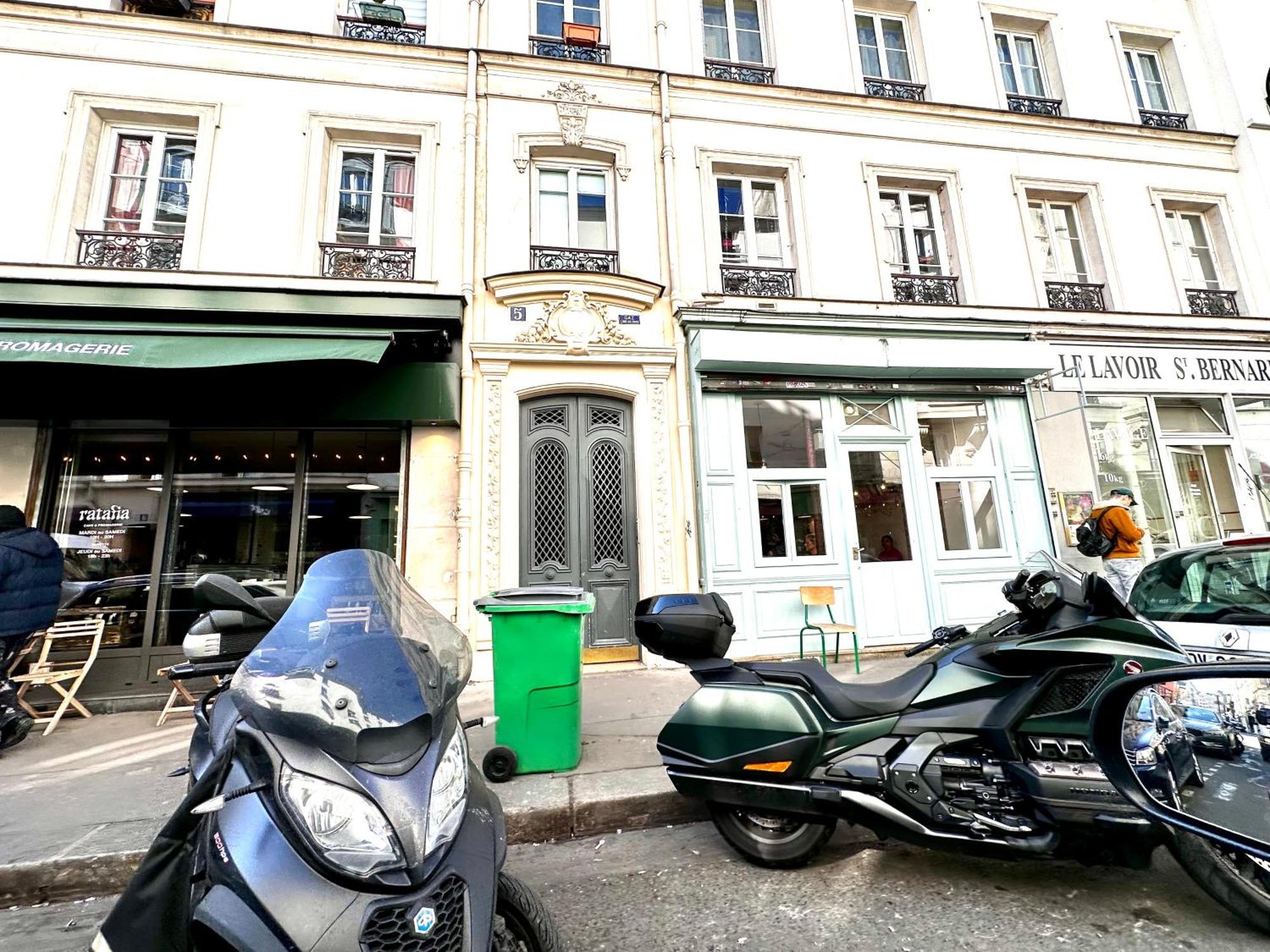 Sunny In The Heart Of 11eme Apartment Paris