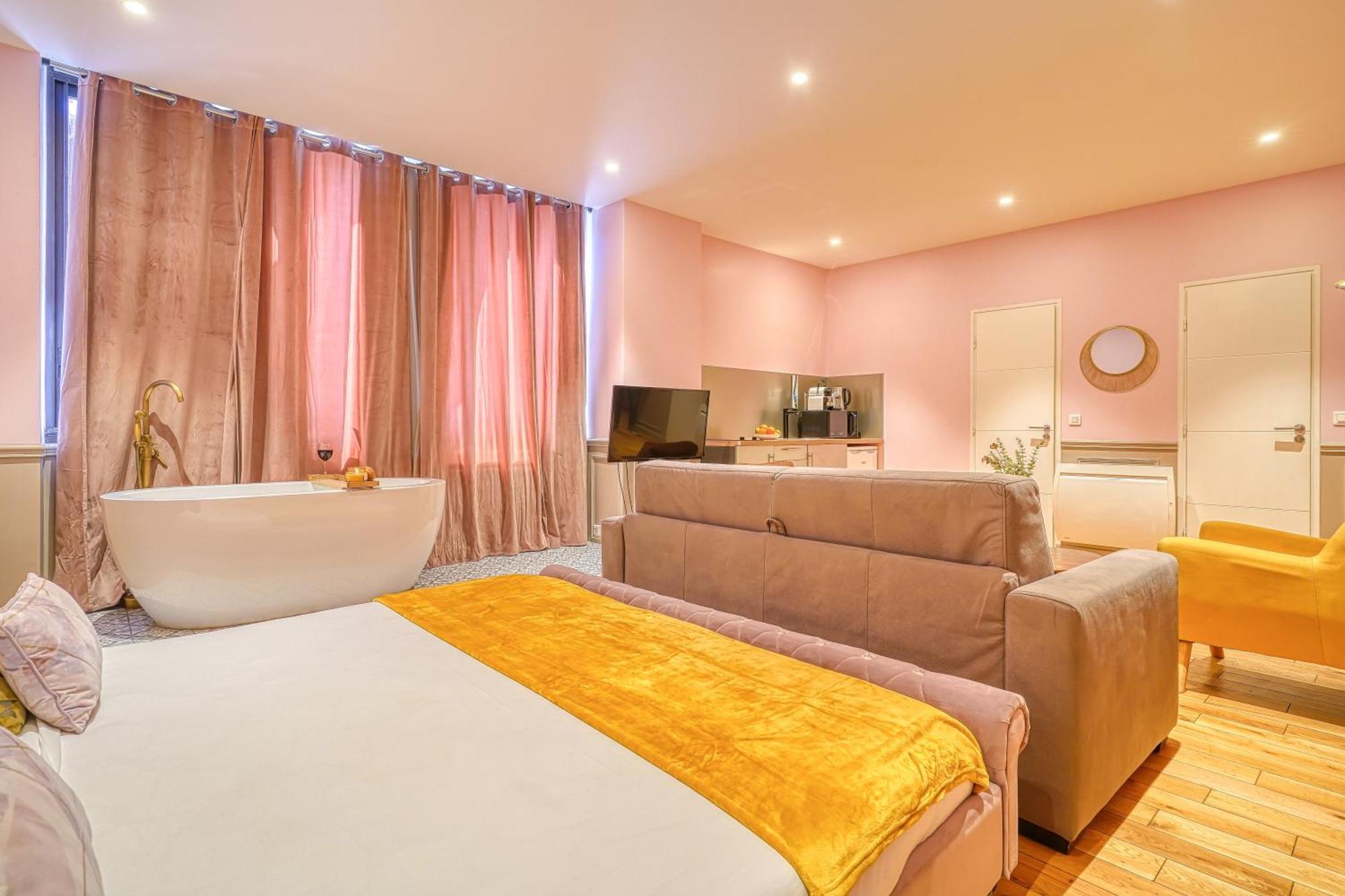 Luxury Republique Paris