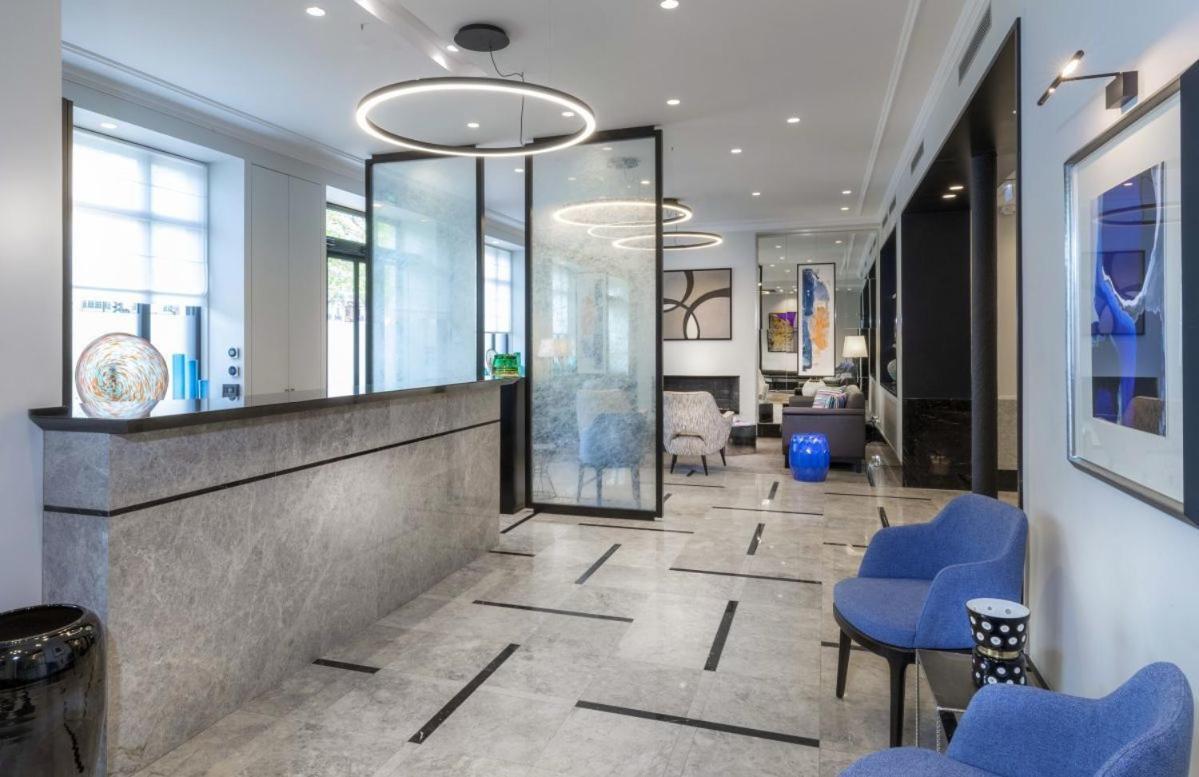 Luxury Montaigne