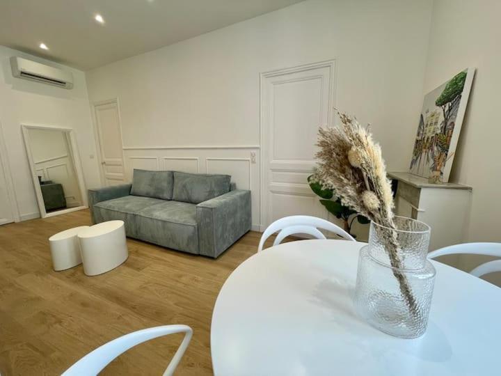 Luxury Montaigne Apartment