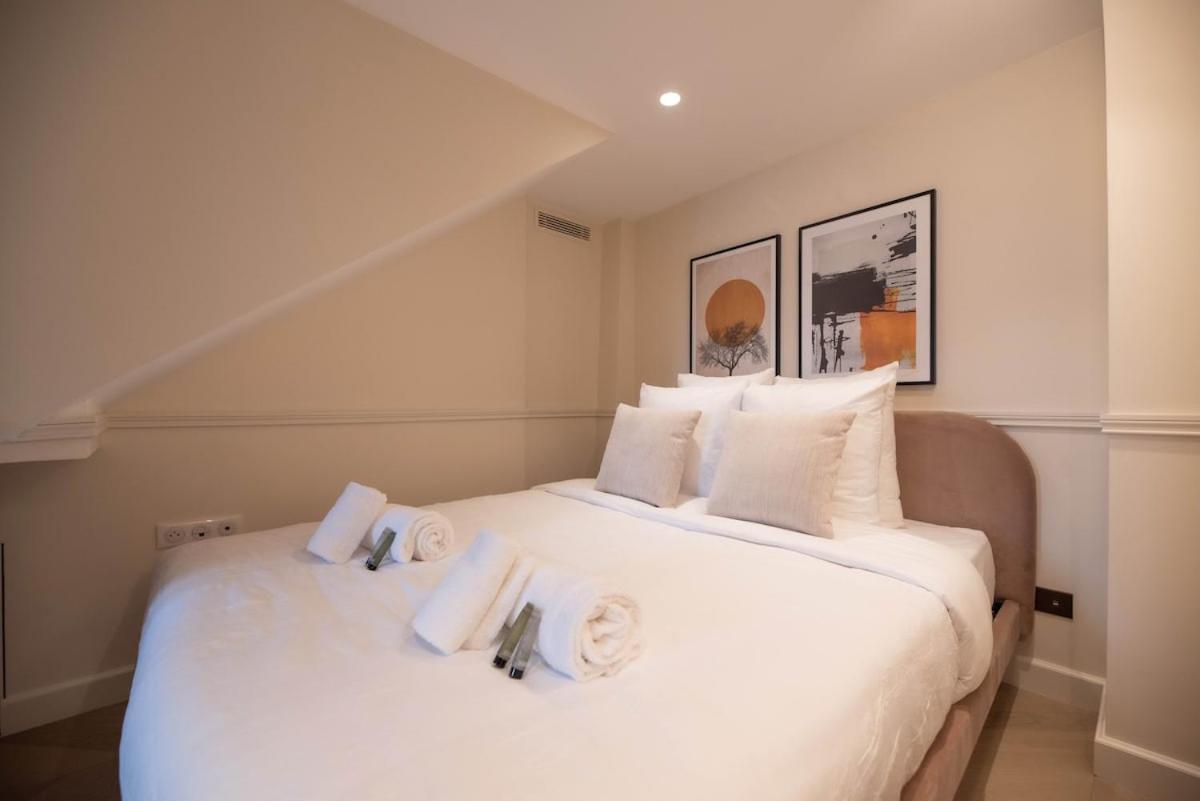 Enjoy Parisian Life In An Elegant Flat - Le Marais Paris