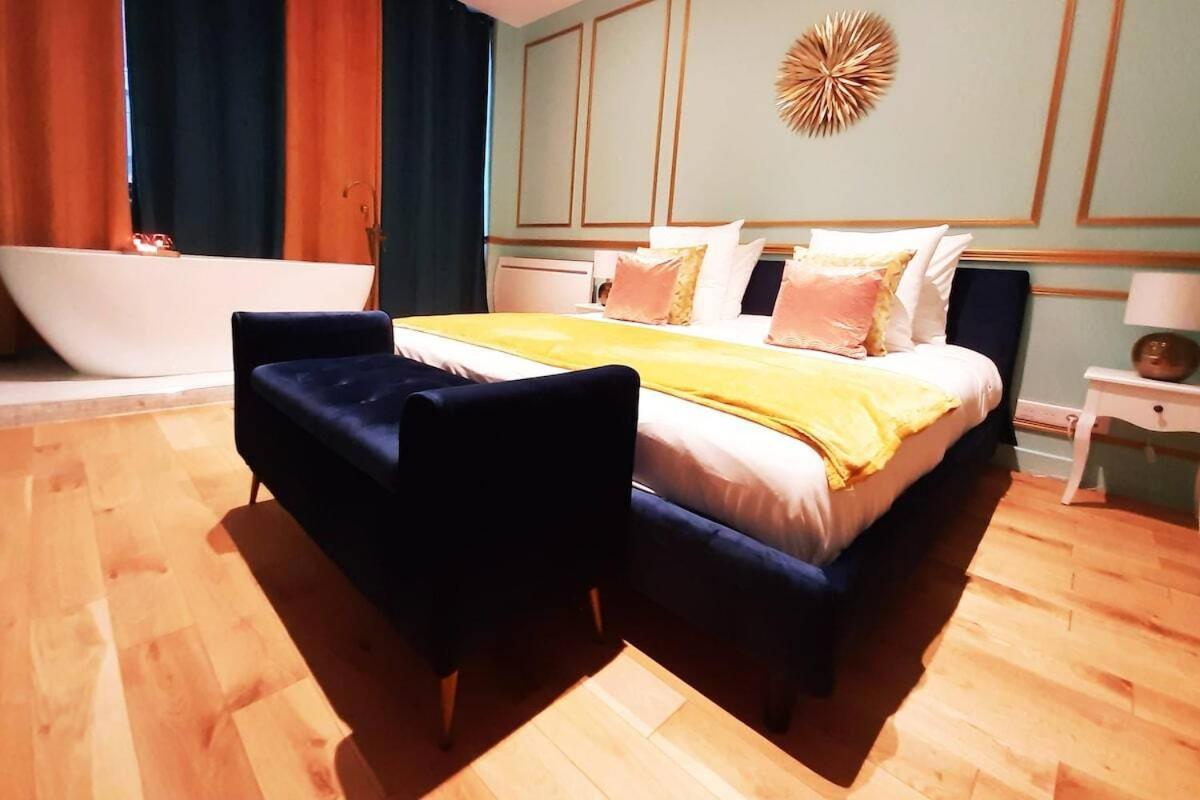 Anna In Republique Apartment