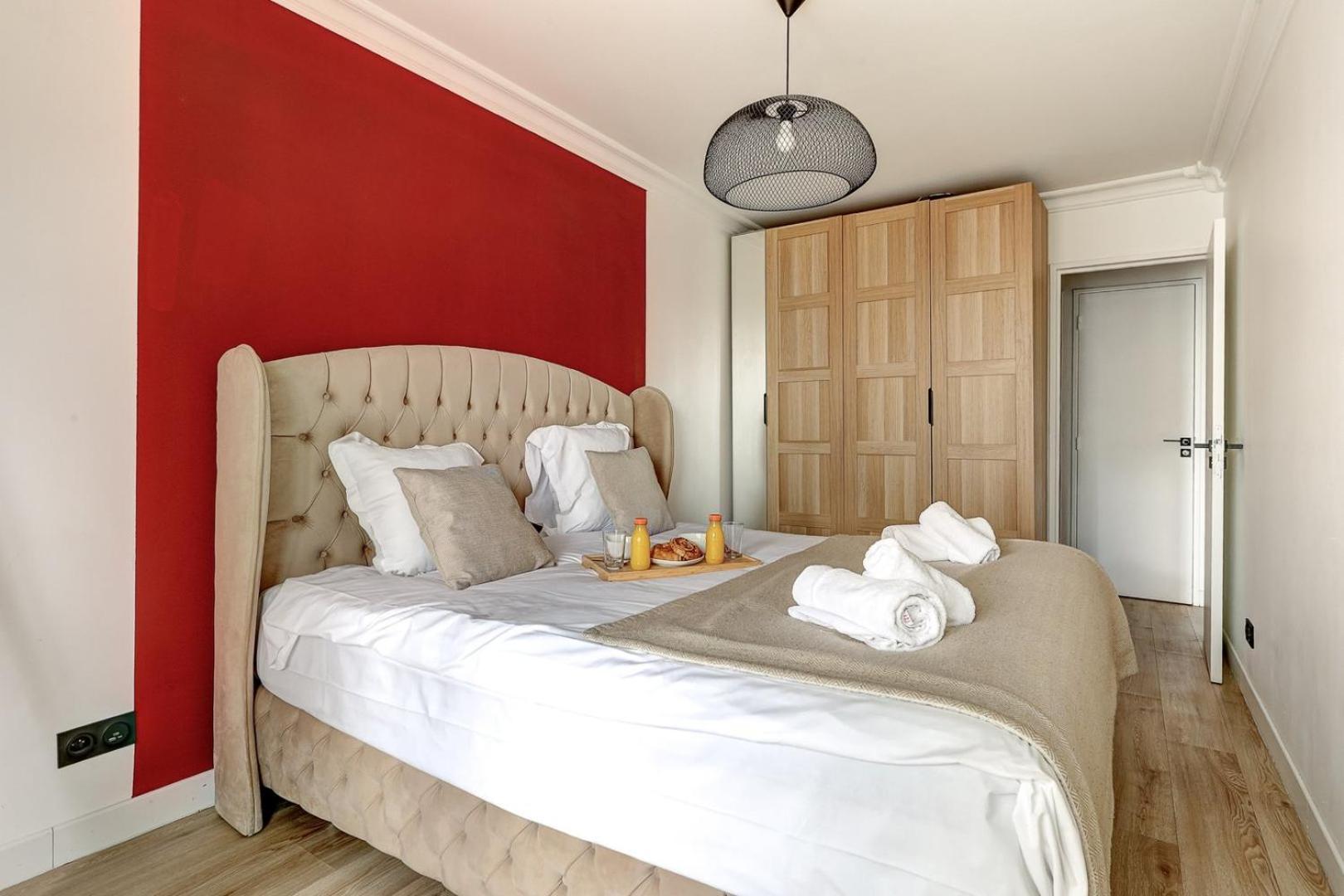 5020 Curial - Chic 19th Paris