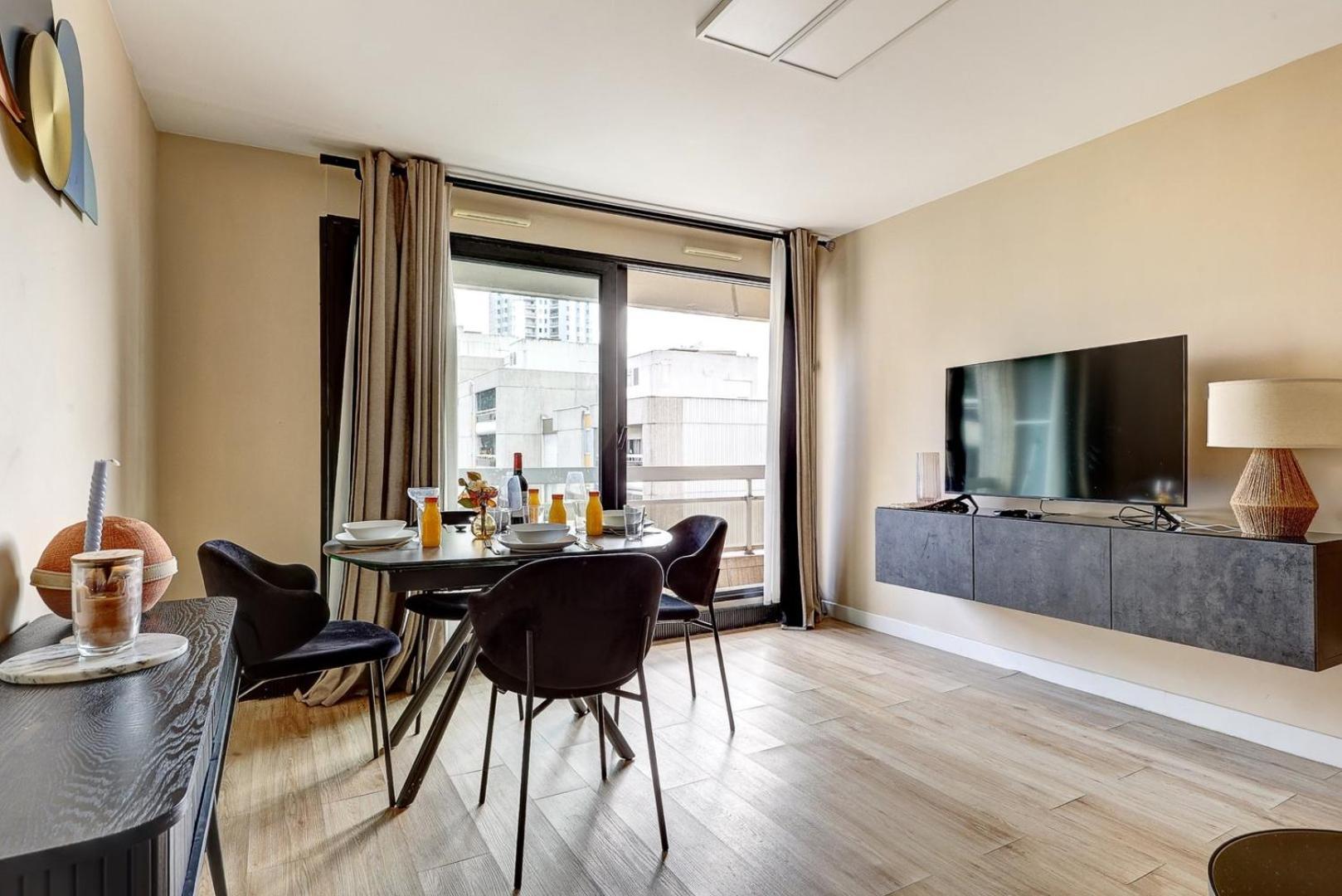5020 Curial - Chic 19th Paris