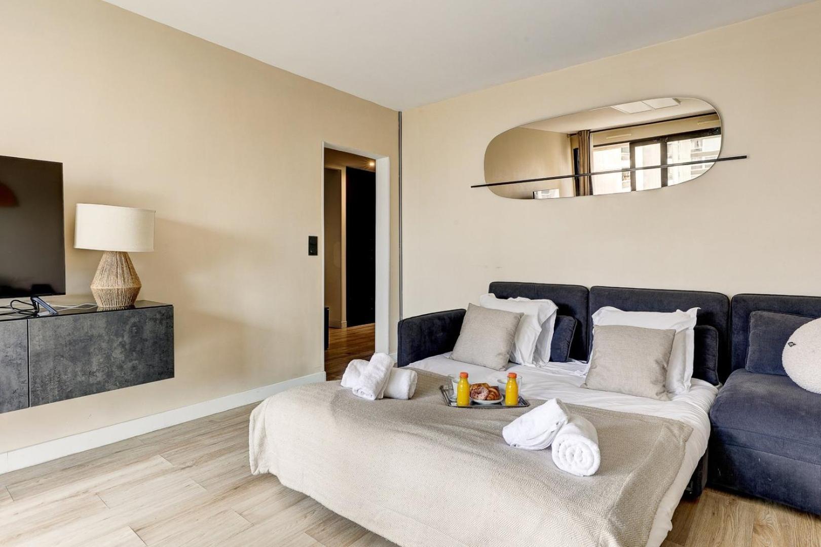 5020 Curial - Chic 19th Paris