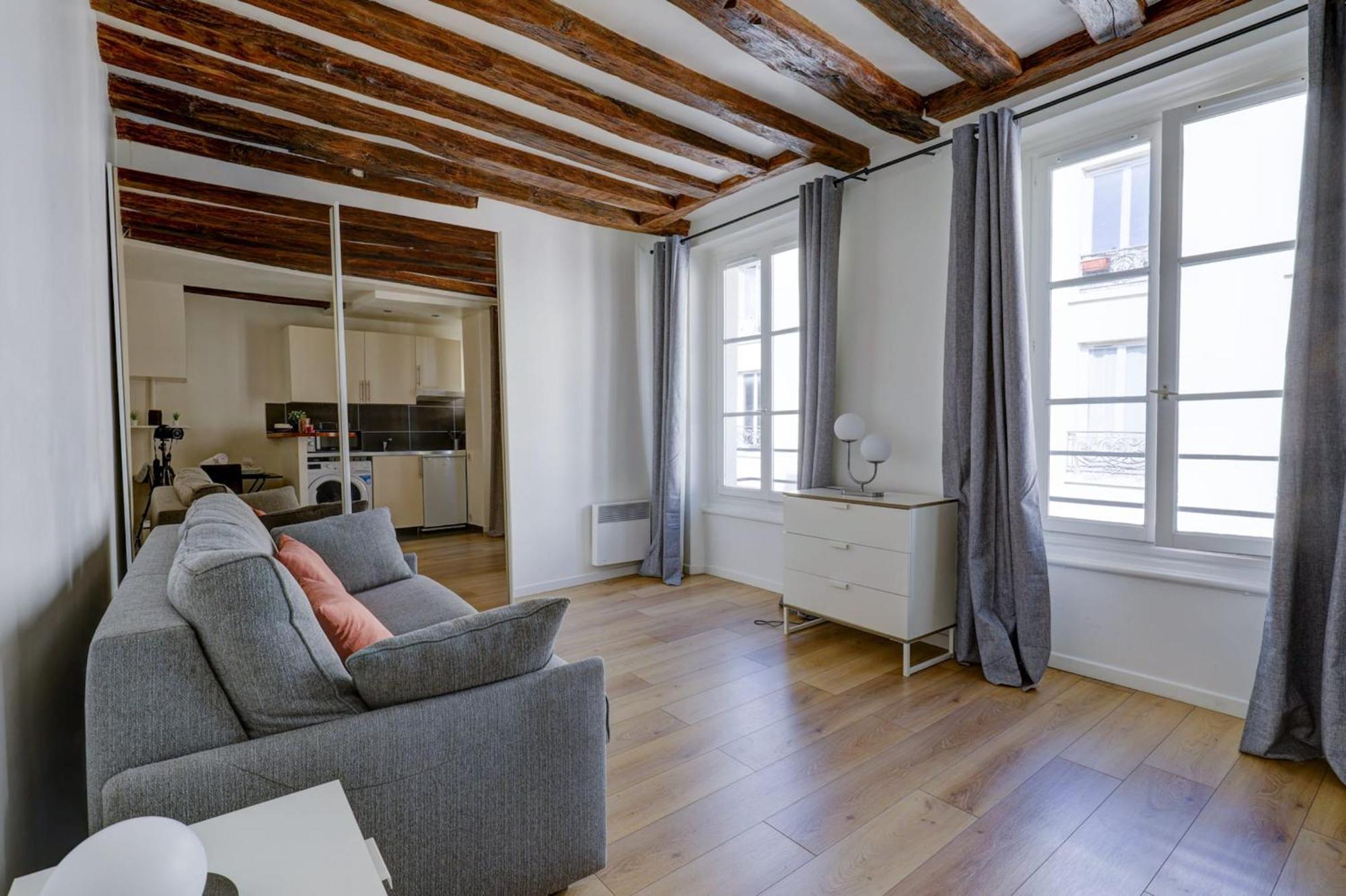 Bnbnova - Le Marais Republique Apartment