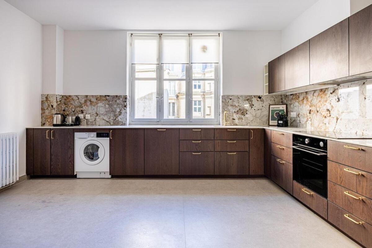 Luxurious 4 Bedroom Apartment, La Muette Apartment Paris