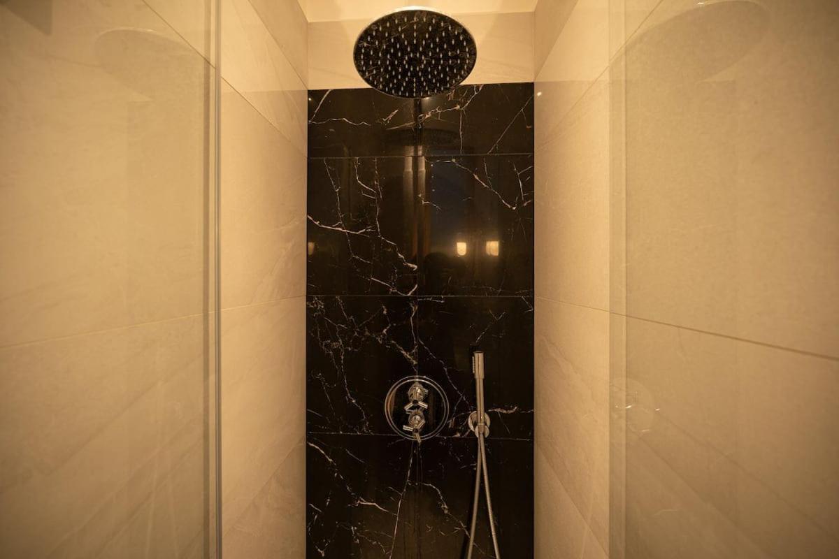 Luxury Montaigne *