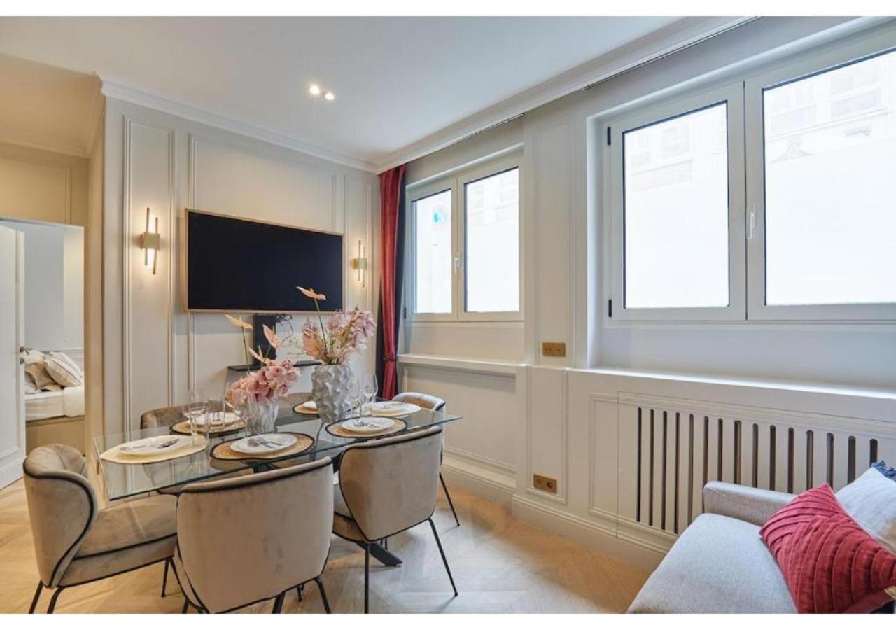 Eiffel Tower Invalides Apartment