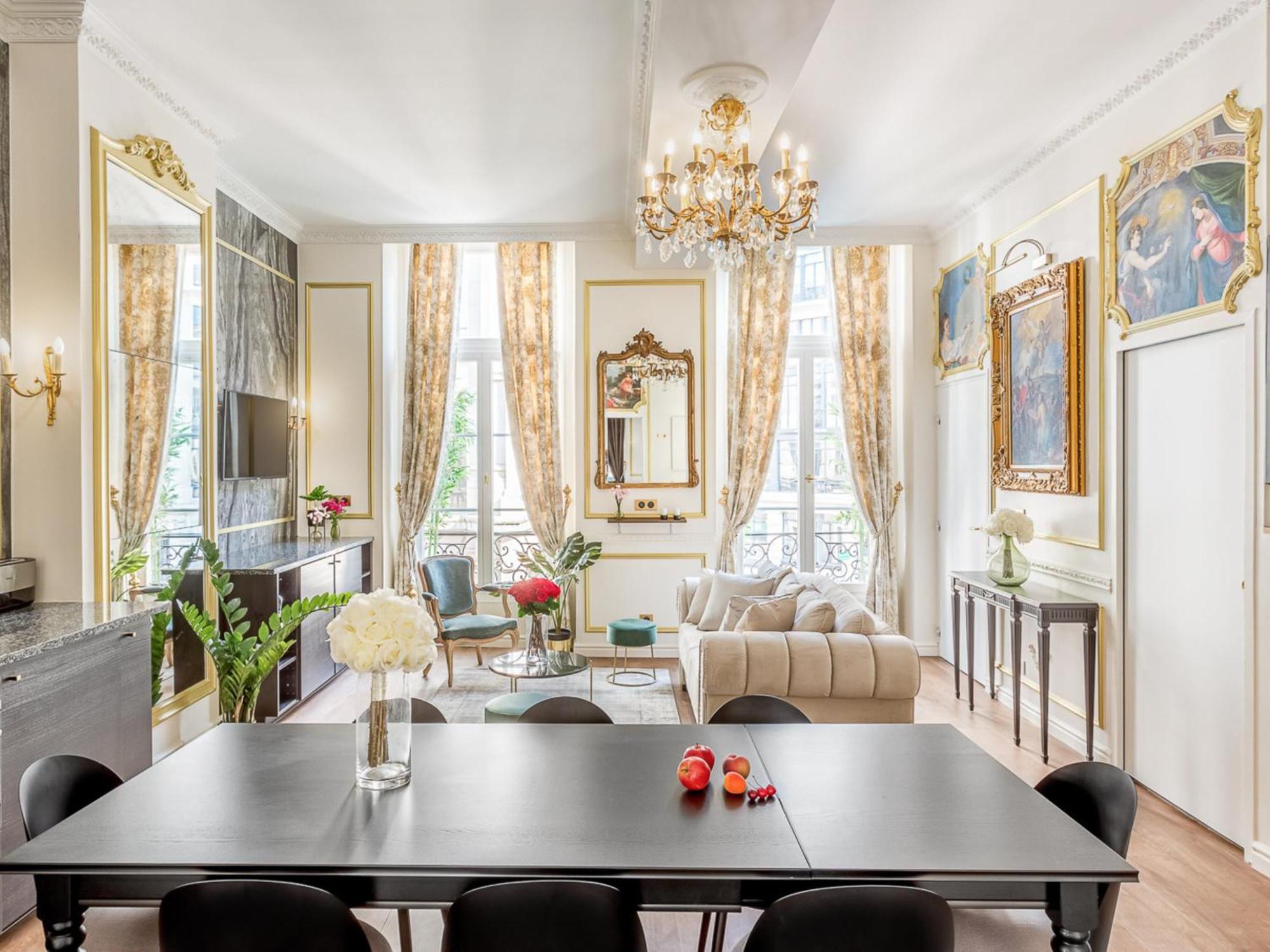 Royale 3 Bedroom, 2 Bathroom With Ac - Louvre *