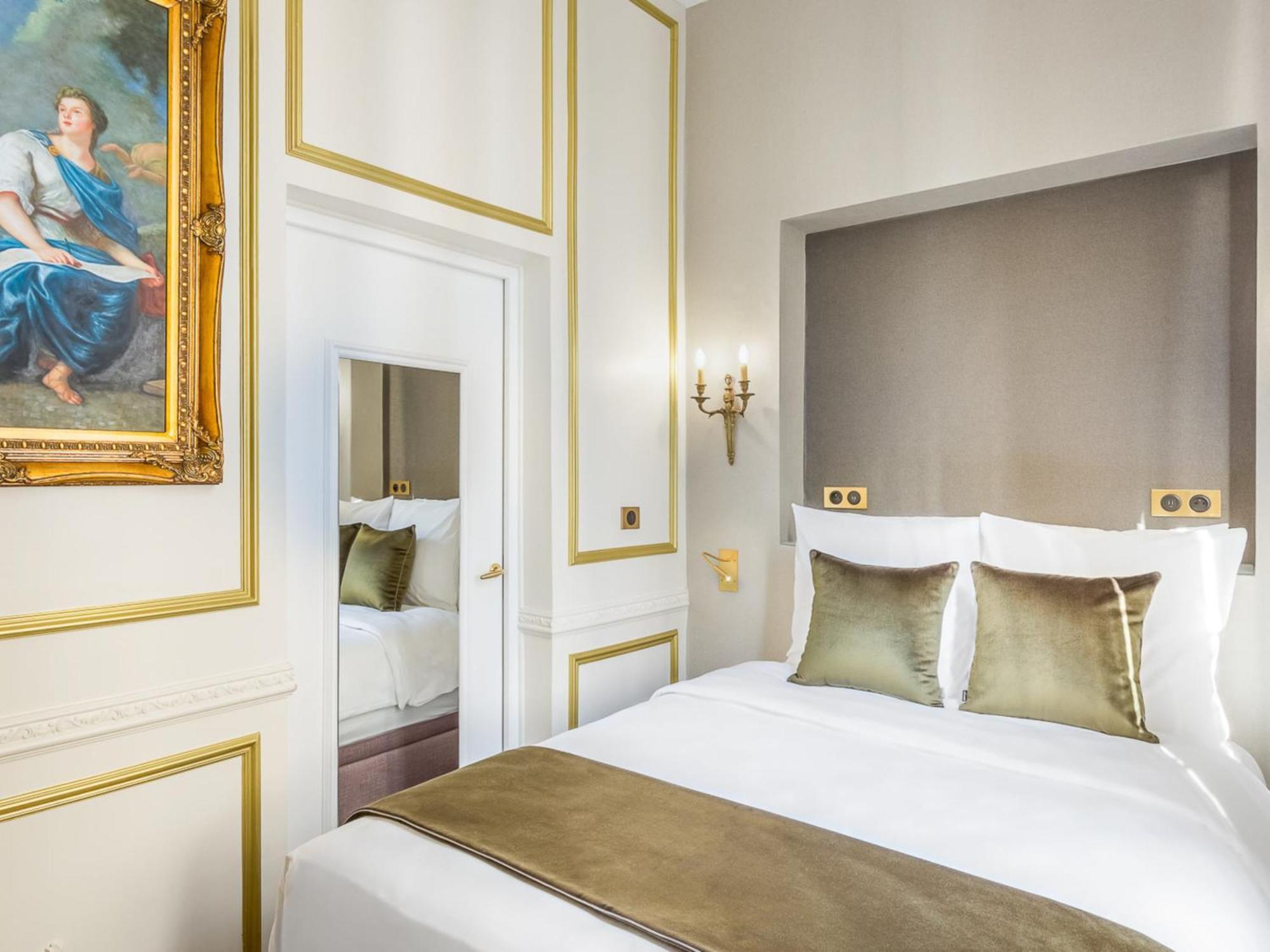 Royale 3 Bedroom, 2 Bathroom With Ac - Louvre Appartement