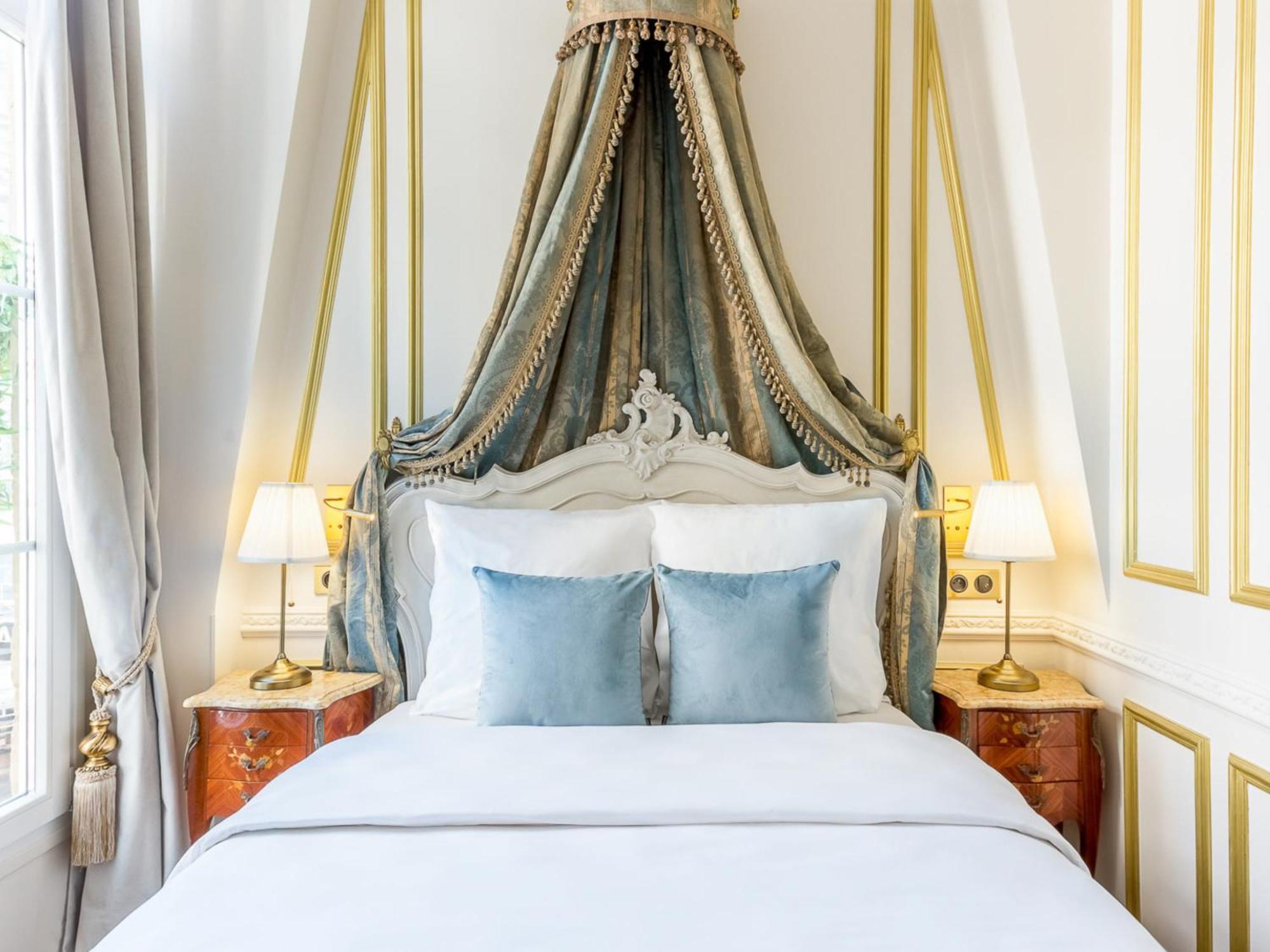 Royale 3 Bedroom, 2 Bathroom With Ac - Louvre Appartement *