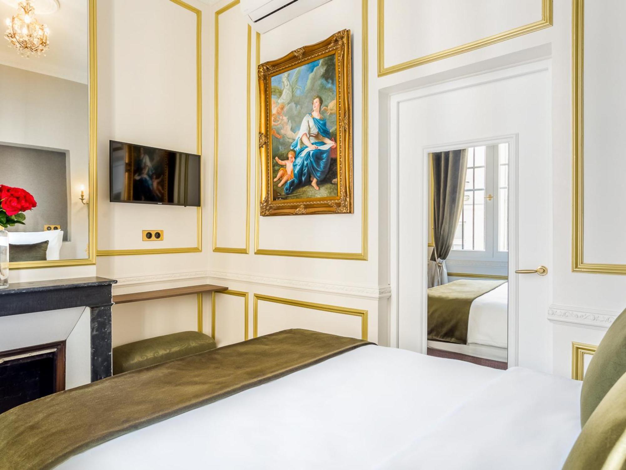 Royale 3 Bedroom, 2 Bathroom With Ac - Louvre