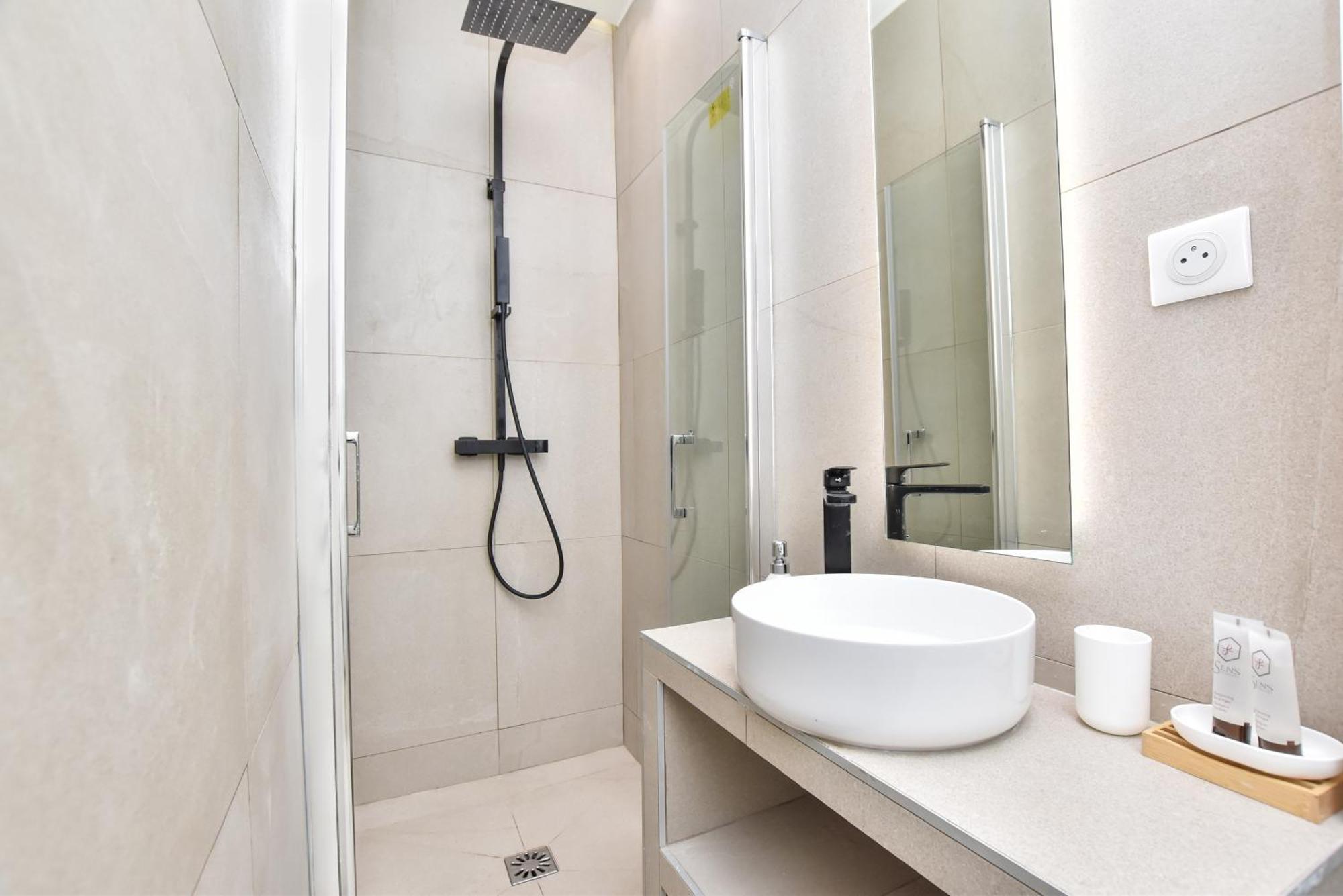 Spacious - 3br-8p - Moulin Rouge Apartamento