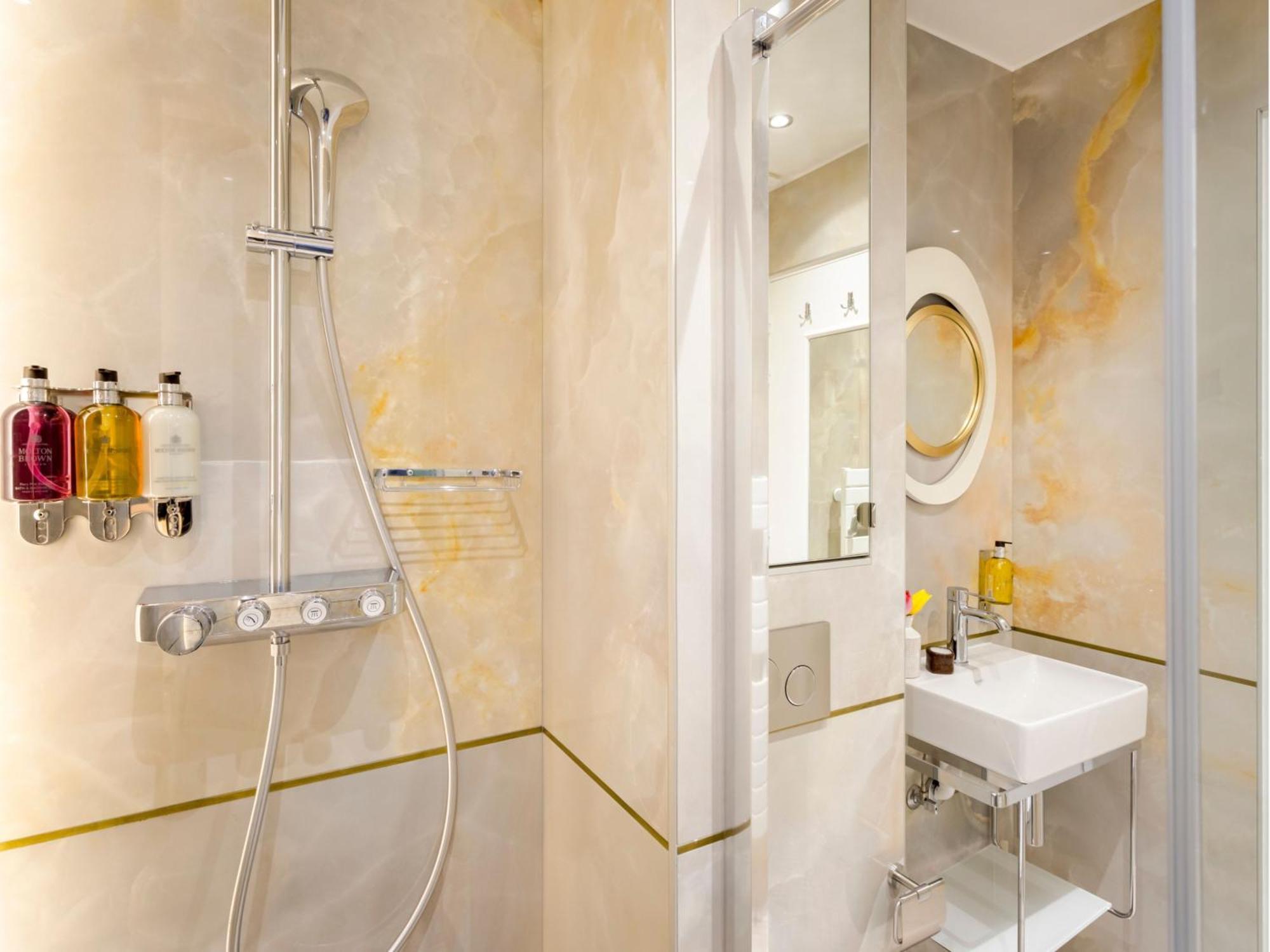 Appartement Merveil Signature Hoche - Eiffel Tower View