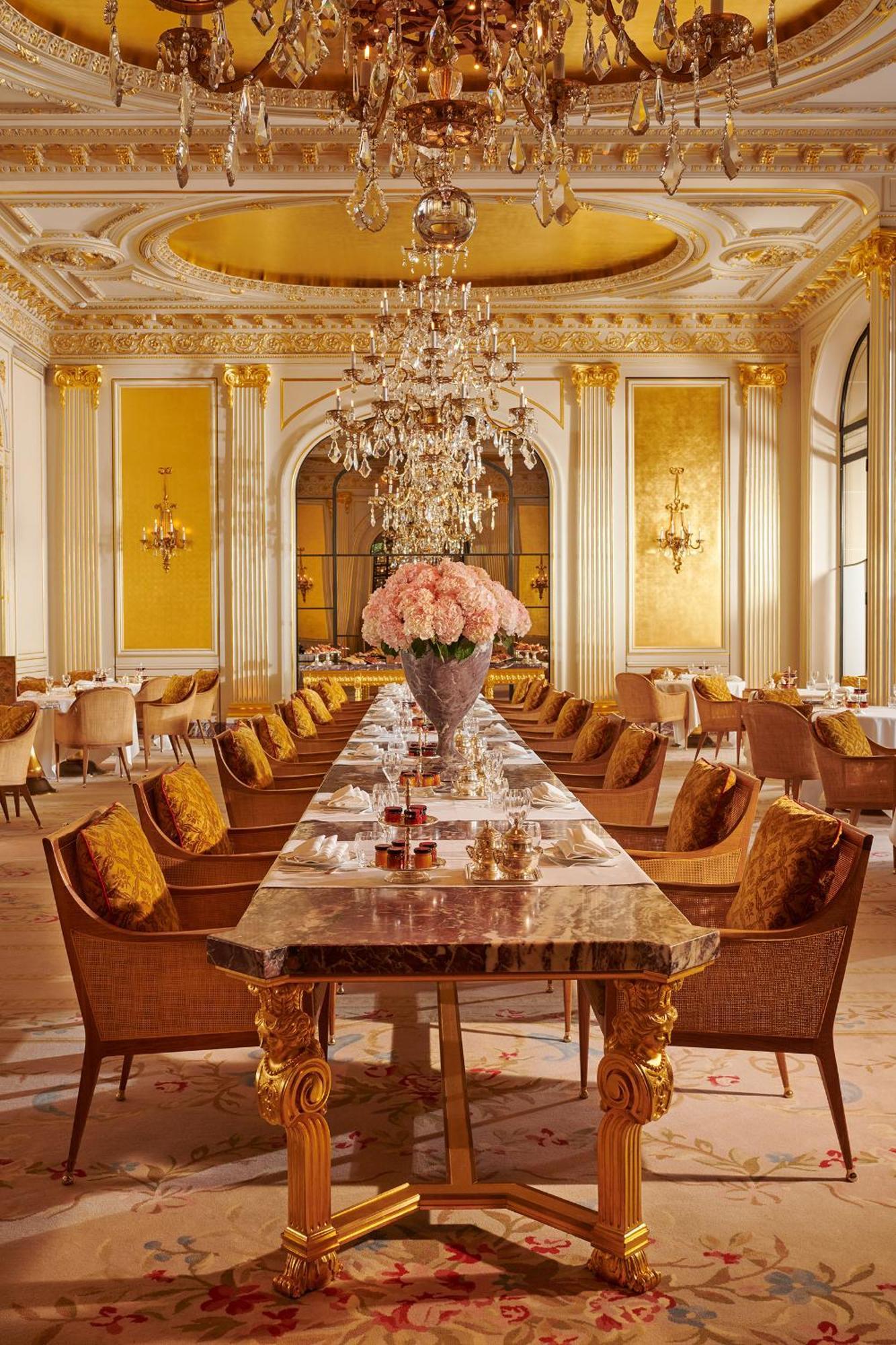 Plaza Athenee - Dorchester Collection Hotel